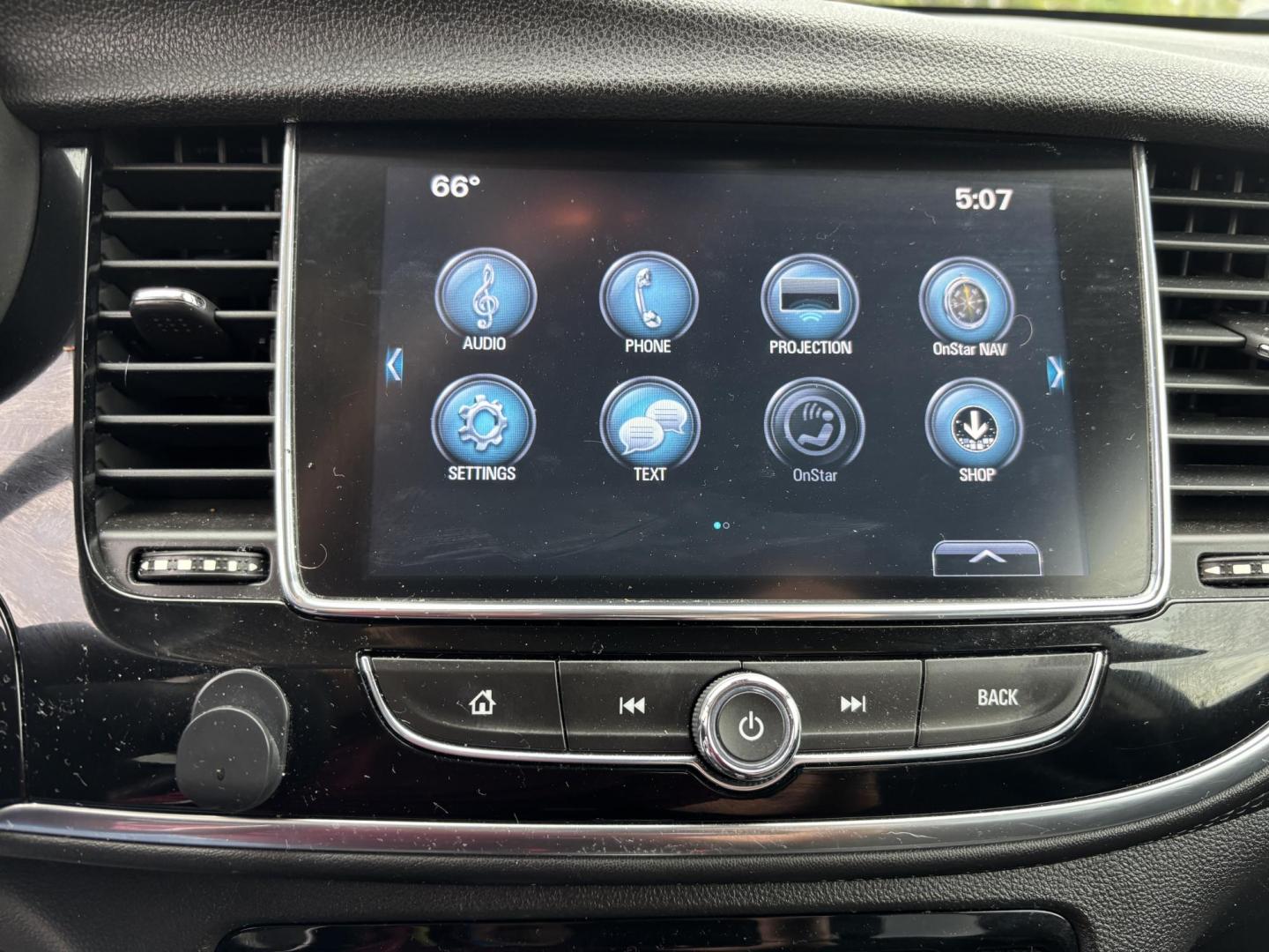 2018 WHITE BUICK ENCORE PREFERRED (KL4CJASB5JB) with an 1.4L engine, Automatic transmission, located at 11170 Summerlin Square Dr., Fort Myers Beach, FL, 33931, (239) 999-7777, 26.493546, -81.941628 - Photo#23