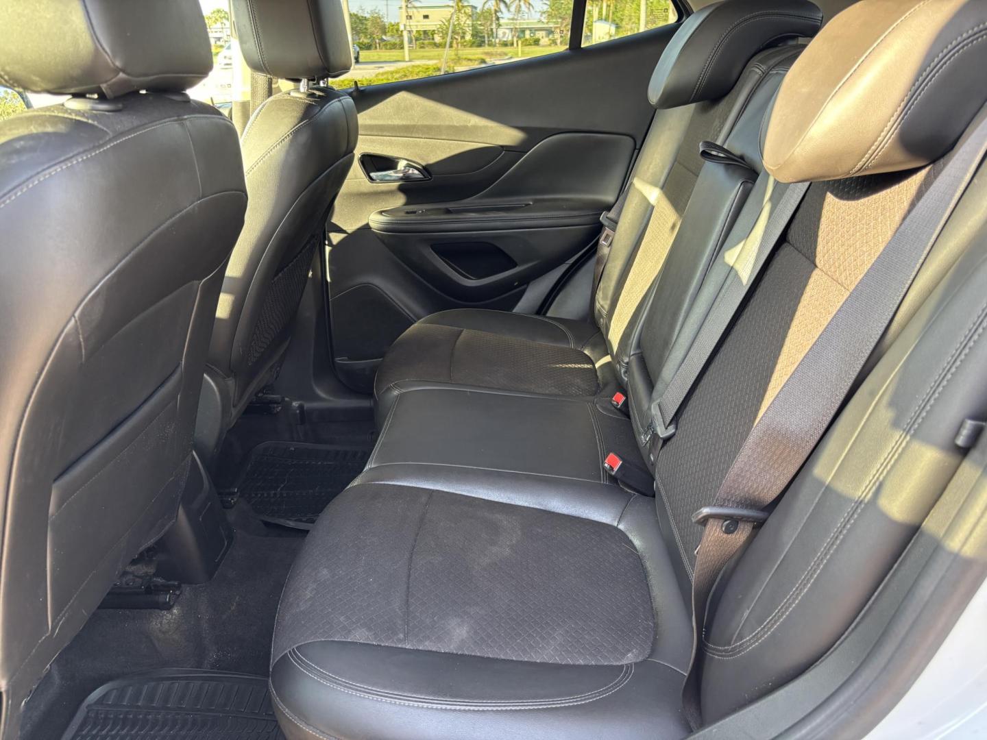2018 WHITE BUICK ENCORE PREFERRED (KL4CJASB5JB) with an 1.4L engine, Automatic transmission, located at 11170 Summerlin Square Dr., Fort Myers Beach, FL, 33931, (239) 999-7777, 26.493546, -81.941628 - Photo#15