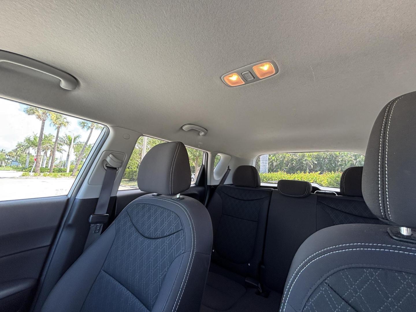 2019 WHITE /BLACK Kia Soul Base 6M (KNDJN2A28K7) with an 1.6L L4 DOHC 16V engine, 6M transmission, located at 11170 Summerlin Square Dr., Fort Myers Beach, FL, 33931, (239) 999-7777, 26.493546, -81.941628 - Carfax 2 Owner Minor Damage/Accident (Carfax Lists Minor Damage as Cosmetic Only Not Affecting Vehicle Functionality) - Photo#15