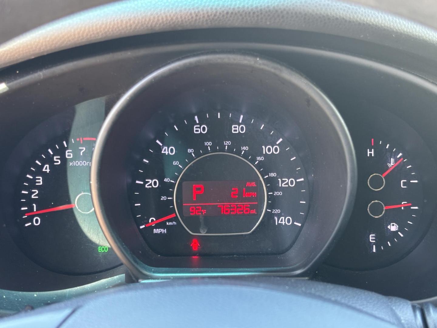 2019 WHITE /BLACK Kia Soul Base 6M (KNDJN2A28K7) with an 1.6L L4 DOHC 16V engine, 6M transmission, located at 11170 Summerlin Square Dr., Fort Myers Beach, FL, 33931, (239) 999-7777, 26.493546, -81.941628 - Carfax 2 Owner Minor Damage/Accident (Carfax Lists Minor Damage as Cosmetic Only Not Affecting Vehicle Functionality) - Photo#18