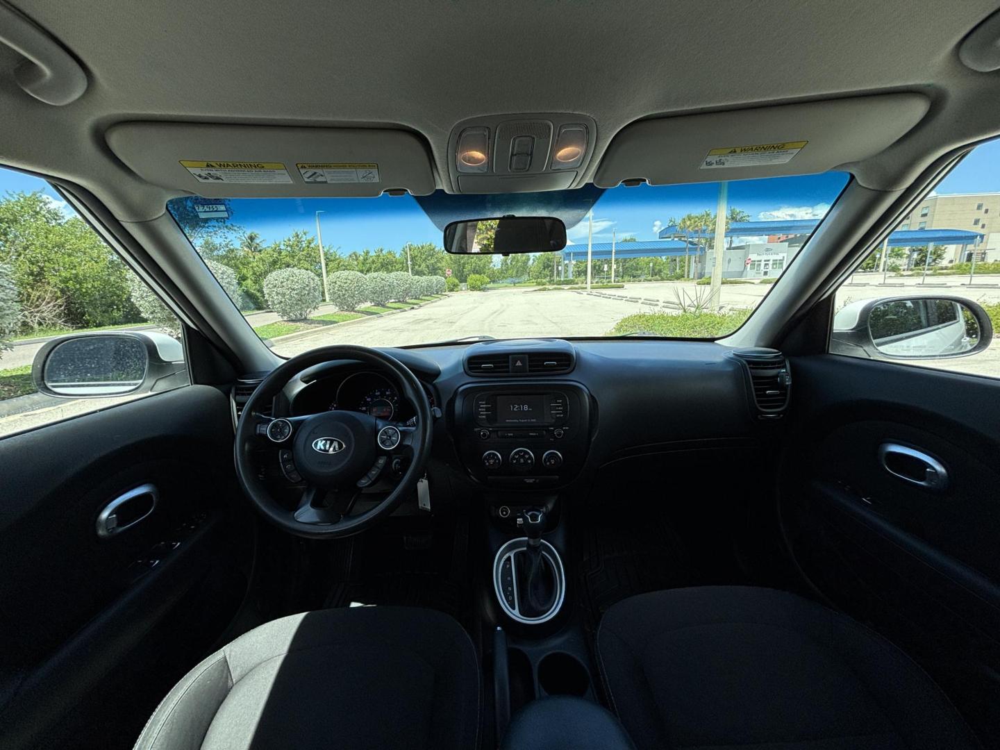 2019 WHITE /BLACK Kia Soul Base 6M (KNDJN2A28K7) with an 1.6L L4 DOHC 16V engine, 6M transmission, located at 11170 Summerlin Square Dr., Fort Myers Beach, FL, 33931, (239) 999-7777, 26.493546, -81.941628 - Carfax 2 Owner Minor Damage/Accident (Carfax Lists Minor Damage as Cosmetic Only Not Affecting Vehicle Functionality) - Photo#8