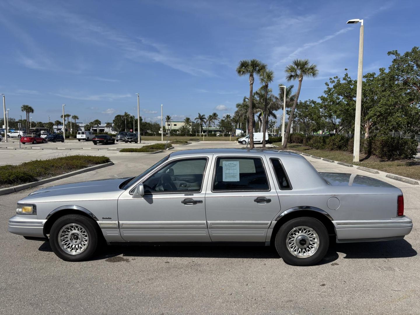 1997 SILVER /TAN LINCOLN TOWN CAR EXECUTIVE (1LNLM81W0VY) with an 4.6L engine, Automatic transmission, located at 11170 Summerlin Square Dr., Fort Myers Beach, FL, 33931, (239) 999-7777, 26.493546, -81.941628 - We have financing available and we accept trades! Fill out a credit application on our website or come by today! If you have any questions, give us a call at (239) 999 - 7777 or visit our website at firstautocredit.com. 11170 Summerlin Square Dr, Fort Myers Beach, FL 33931 1 Owner Carfax S - Photo#7