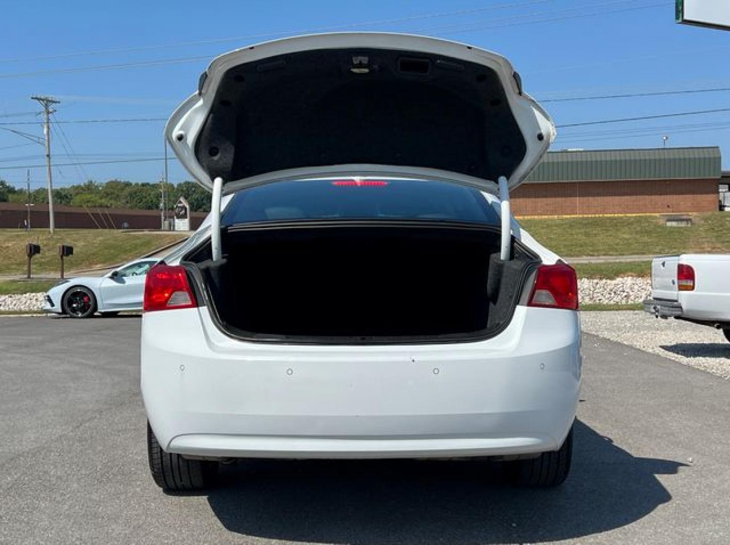 2015 WHITE /Black Leather/Cloth CHEVROLET IMPALA LT (2G1115SL9F9) with an 2.5L engine, Automatic transmission, located at 11170 Summerlin Square Dr., Fort Myers Beach, FL, 33931, (239) 999-7777, 26.493546, -81.941628 - Photo#27