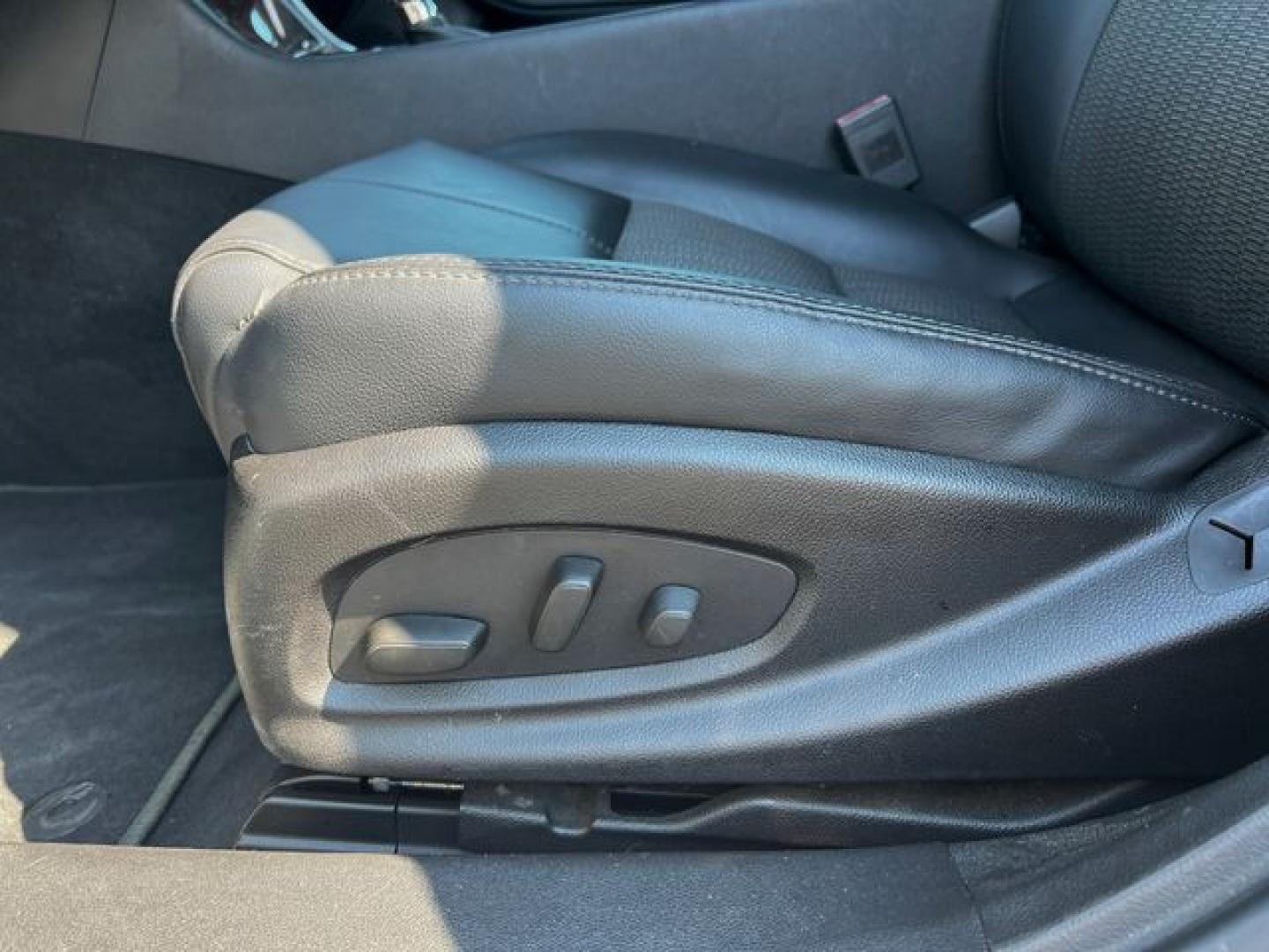 2015 WHITE /Black Leather/Cloth CHEVROLET IMPALA LT (2G1115SL9F9) with an 2.5L engine, Automatic transmission, located at 11170 Summerlin Square Dr., Fort Myers Beach, FL, 33931, (239) 999-7777, 26.493546, -81.941628 - Photo#24
