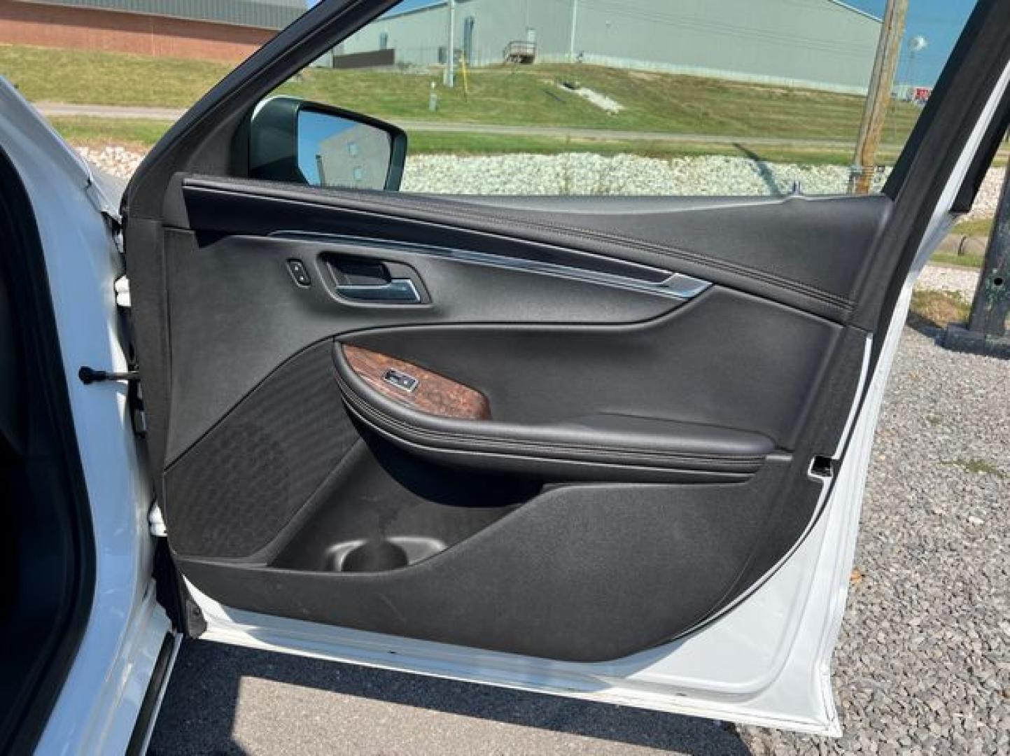 2015 WHITE /Black Leather/Cloth CHEVROLET IMPALA LT (2G1115SL9F9) with an 2.5L engine, Automatic transmission, located at 11170 Summerlin Square Dr., Fort Myers Beach, FL, 33931, (239) 999-7777, 26.493546, -81.941628 - Photo#23