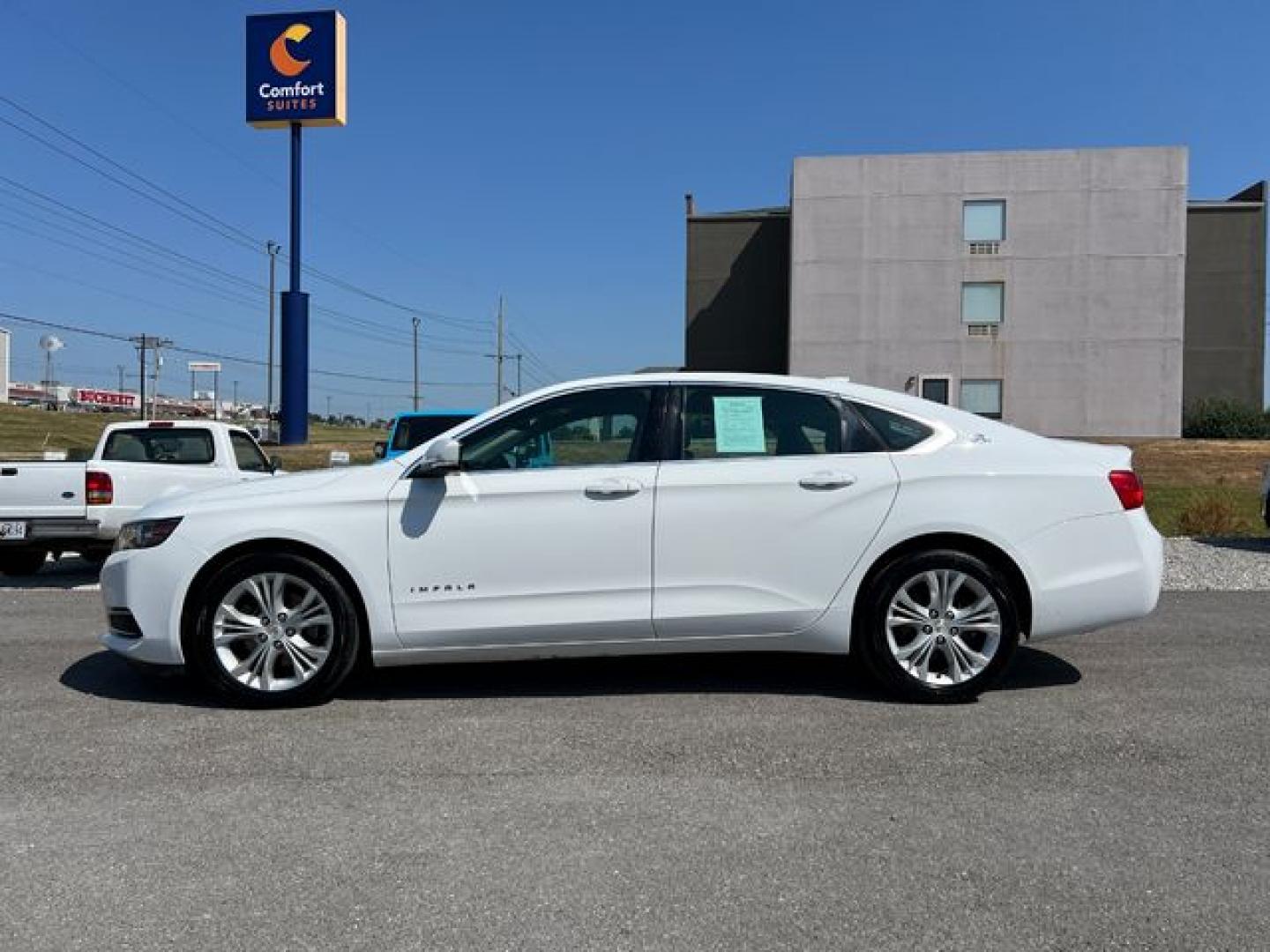 2015 WHITE /Black Leather/Cloth CHEVROLET IMPALA LT (2G1115SL9F9) with an 2.5L engine, Automatic transmission, located at 11170 Summerlin Square Dr., Fort Myers Beach, FL, 33931, (239) 999-7777, 26.493546, -81.941628 - Photo#3