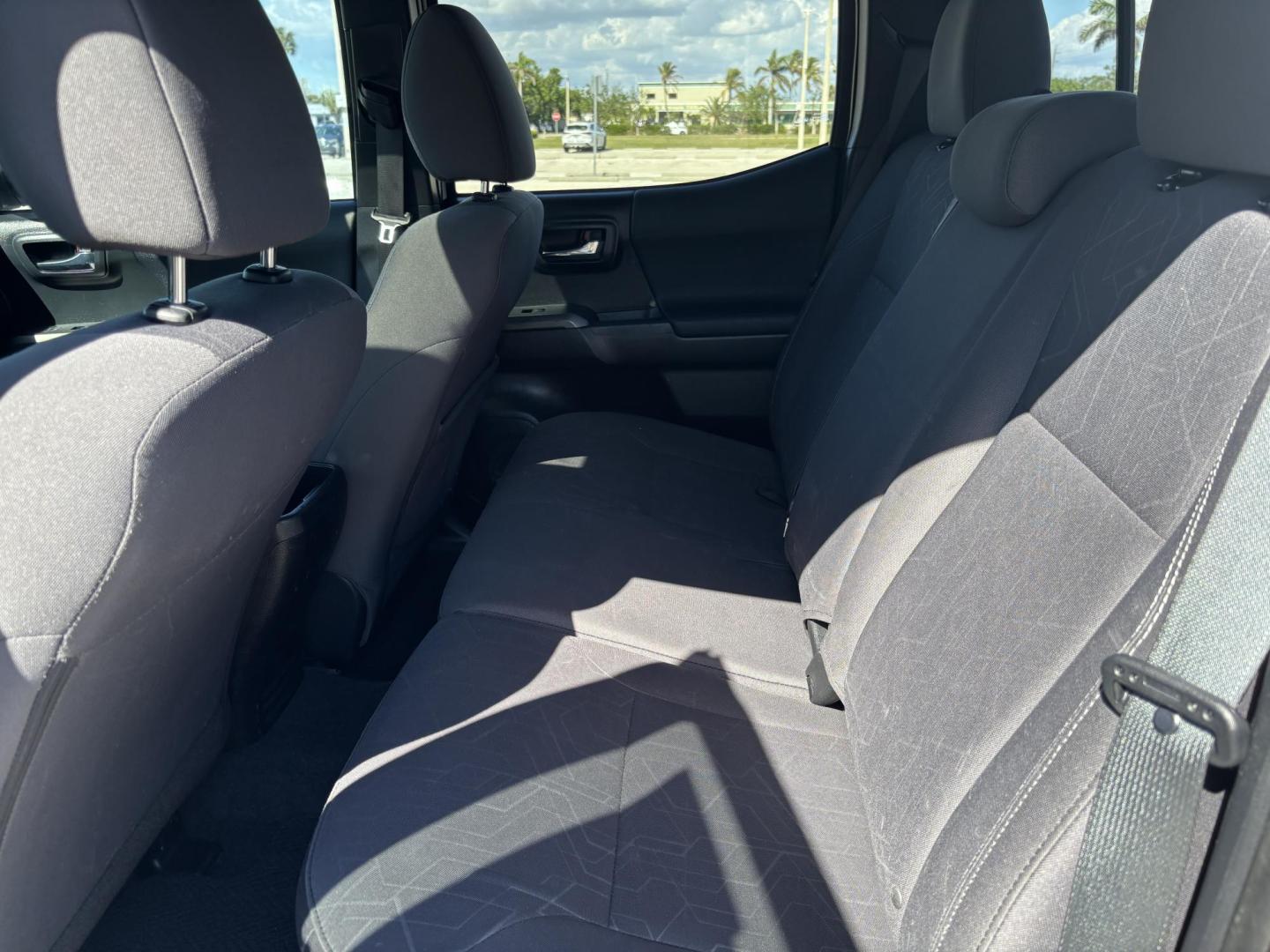 2016 WHITE TOYOTA TACOMA DOUBLE CAB (3TMAZ5CN2GM) with an 3.5L engine, Automatic transmission, located at 11170 Summerlin Square Dr., Fort Myers Beach, FL, 33931, (239) 999-7777, 26.493546, -81.941628 - Photo#10