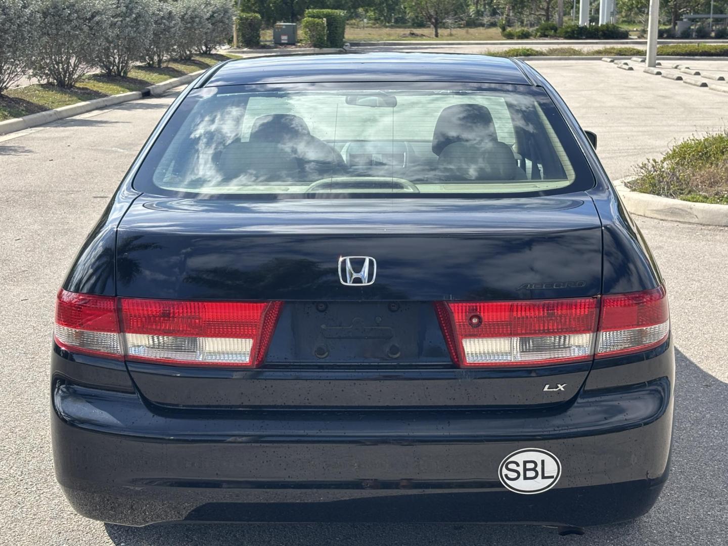 2003 BLUE /BEIGE HONDA ACCORD LX (1HGCM56303A) with an 2.4L engine, Automatic transmission, located at 11170 Summerlin Square Dr., Fort Myers Beach, FL, 33931, (239) 999-7777, 26.493546, -81.941628 - Photo#5