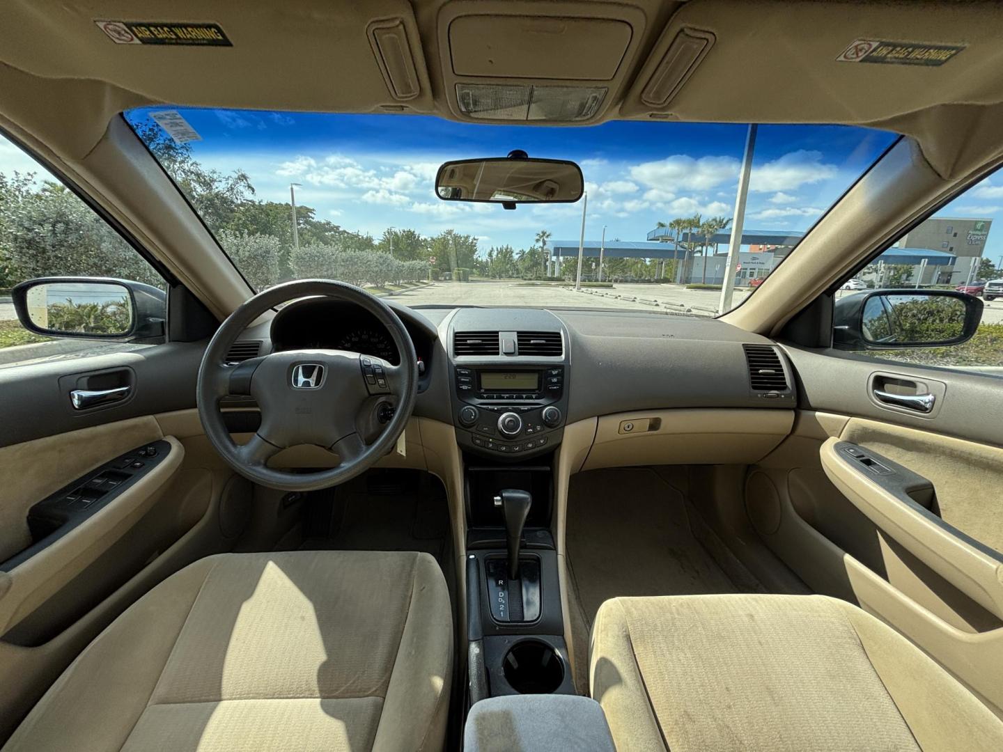 2003 BLUE /BEIGE HONDA ACCORD LX (1HGCM56303A) with an 2.4L engine, Automatic transmission, located at 11170 Summerlin Square Dr., Fort Myers Beach, FL, 33931, (239) 999-7777, 26.493546, -81.941628 - Photo#8