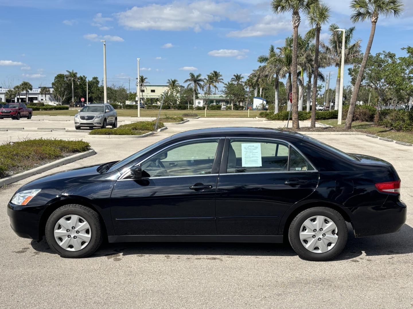 2003 BLUE /BEIGE HONDA ACCORD LX (1HGCM56303A) with an 2.4L engine, Automatic transmission, located at 11170 Summerlin Square Dr., Fort Myers Beach, FL, 33931, (239) 999-7777, 26.493546, -81.941628 - Photo#7