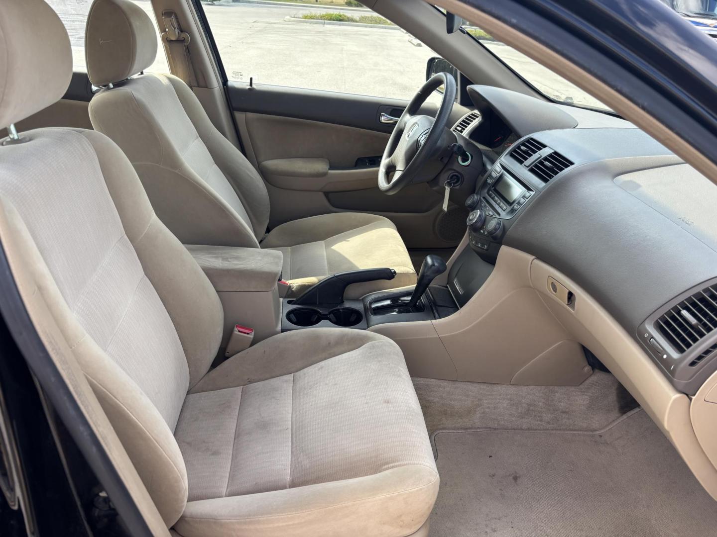 2003 BLUE /BEIGE HONDA ACCORD LX (1HGCM56303A) with an 2.4L engine, Automatic transmission, located at 11170 Summerlin Square Dr., Fort Myers Beach, FL, 33931, (239) 999-7777, 26.493546, -81.941628 - Photo#10
