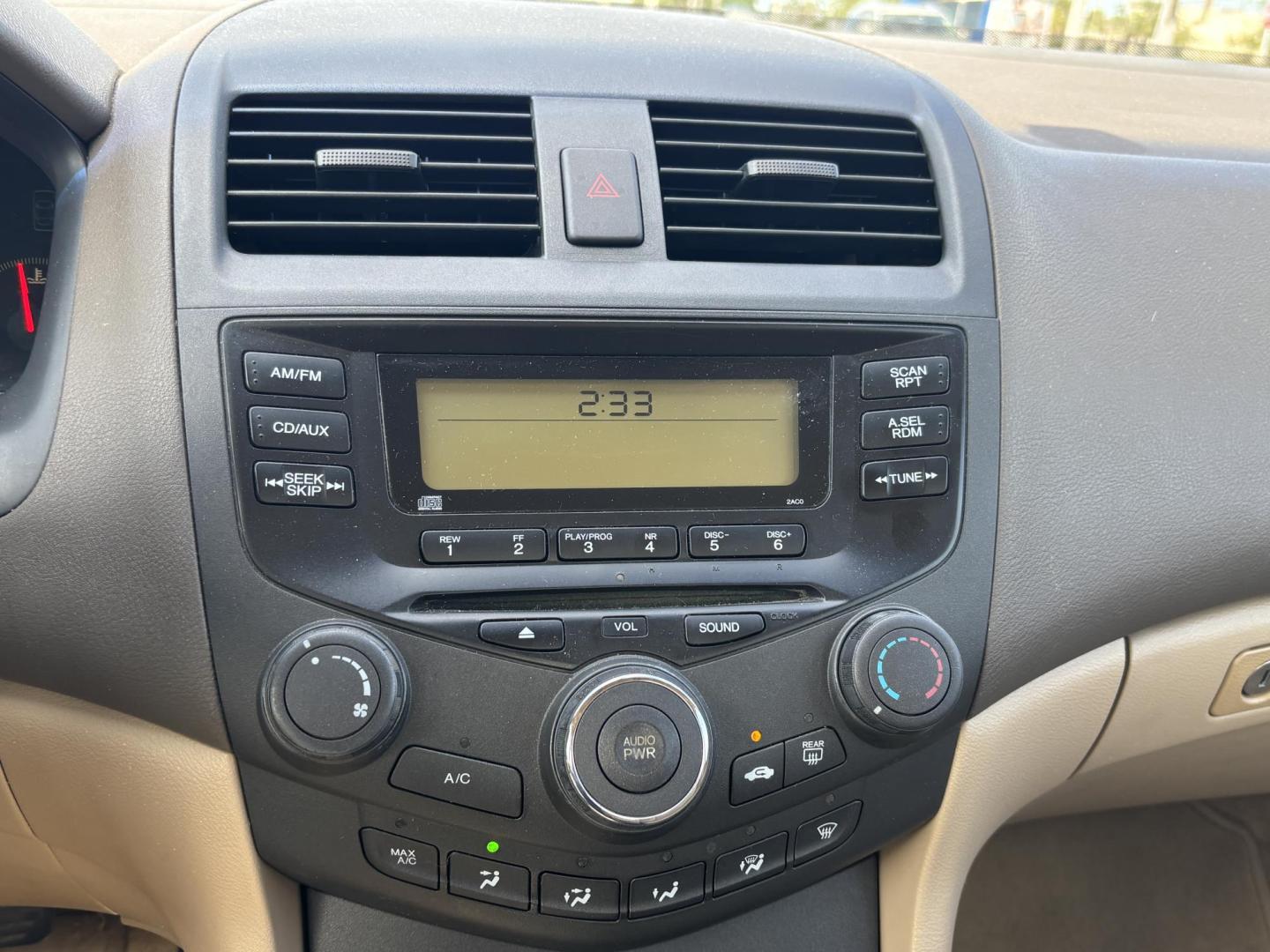 2003 BLUE /BEIGE HONDA ACCORD LX (1HGCM56303A) with an 2.4L engine, Automatic transmission, located at 11170 Summerlin Square Dr., Fort Myers Beach, FL, 33931, (239) 999-7777, 26.493546, -81.941628 - Photo#14