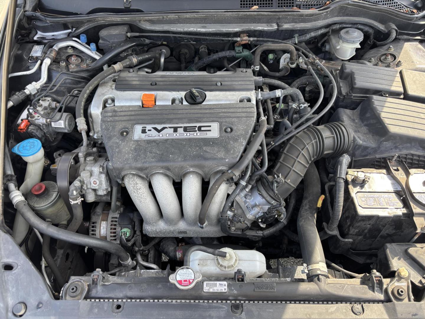 2003 BLUE /BEIGE HONDA ACCORD LX (1HGCM56303A) with an 2.4L engine, Automatic transmission, located at 11170 Summerlin Square Dr., Fort Myers Beach, FL, 33931, (239) 999-7777, 26.493546, -81.941628 - Photo#21