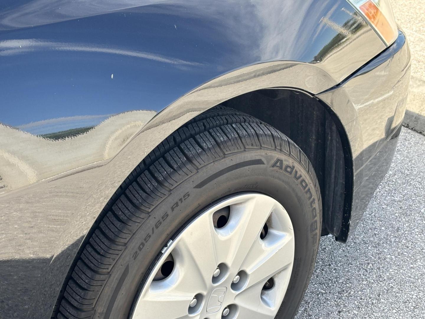 2003 BLUE /BEIGE HONDA ACCORD LX (1HGCM56303A) with an 2.4L engine, Automatic transmission, located at 11170 Summerlin Square Dr., Fort Myers Beach, FL, 33931, (239) 999-7777, 26.493546, -81.941628 - Photo#29