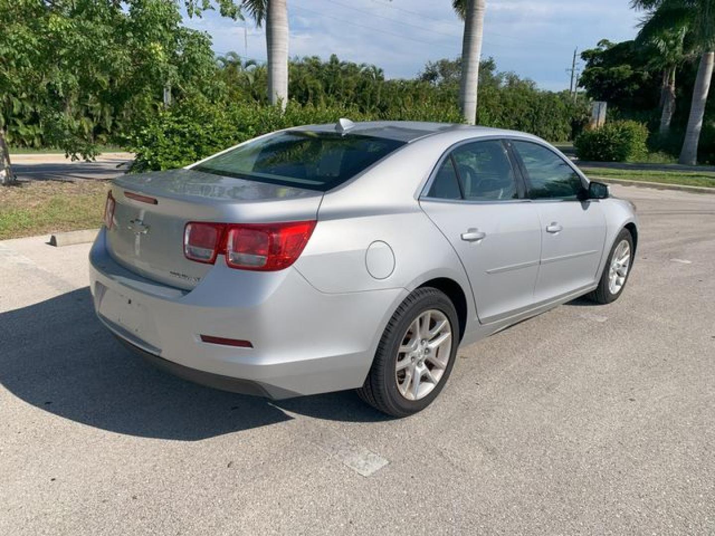 2014 SILVER /Cocoa/Light Neutral CHEVROLET MALIBU 1LT (1G11C5SL2EF) with an 2.5L engine, Automatic transmission, located at 11170 Summerlin Square Dr., Fort Myers Beach, FL, 33931, (239) 999-7777, 26.493546, -81.941628 - Photo#3
