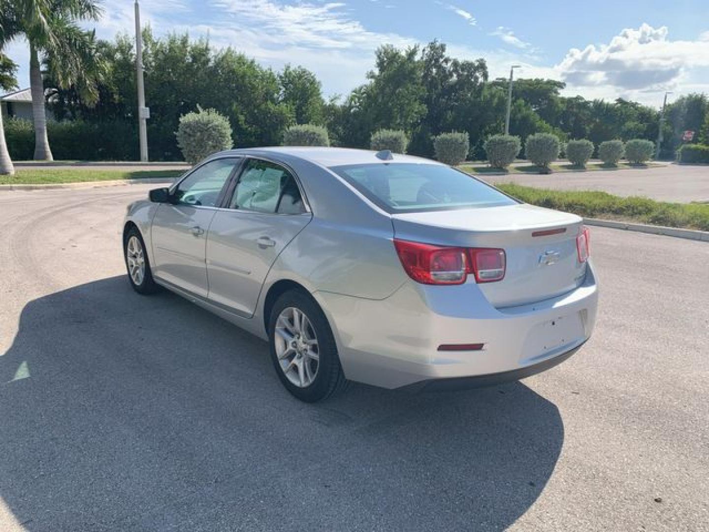 2014 SILVER /Cocoa/Light Neutral CHEVROLET MALIBU 1LT (1G11C5SL2EF) with an 2.5L engine, Automatic transmission, located at 11170 Summerlin Square Dr., Fort Myers Beach, FL, 33931, (239) 999-7777, 26.493546, -81.941628 - Photo#4