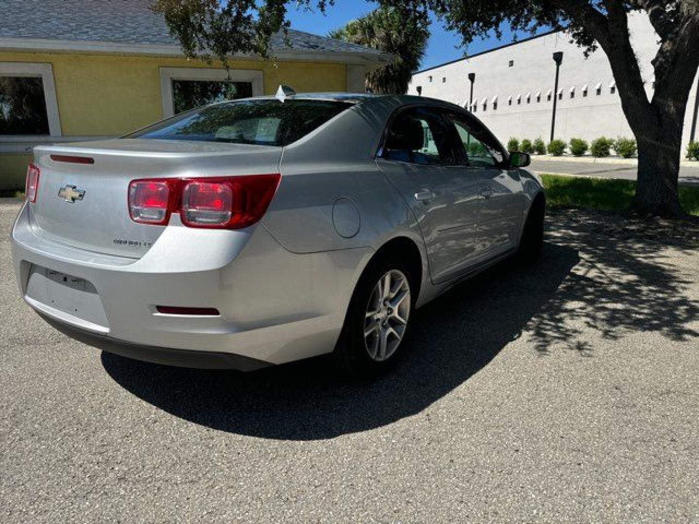 2014 SILVER /Cocoa/Light Neutral CHEVROLET MALIBU 1LT (1G11C5SL2EF) with an 2.5L engine, Automatic transmission, located at 11170 Summerlin Square Dr., Fort Myers Beach, FL, 33931, (239) 999-7777, 26.493546, -81.941628 - Photo#10