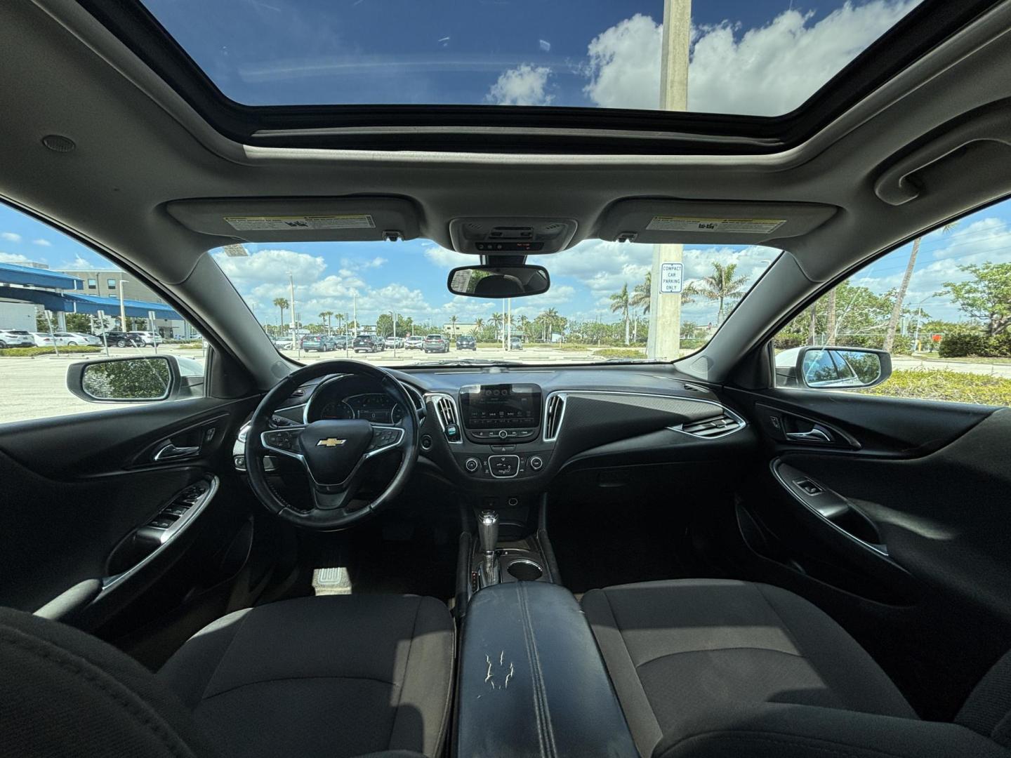 2018 WHITE CHEVROLET MALIBU LT (1G1ZD5ST7JF) with an 1.5L engine, Automatic transmission, located at 11170 Summerlin Square Dr., Fort Myers Beach, FL, 33931, (239) 999-7777, 26.493546, -81.941628 - Photo#8