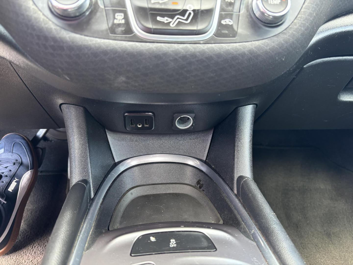 2018 WHITE CHEVROLET MALIBU LT (1G1ZD5ST7JF) with an 1.5L engine, Automatic transmission, located at 11170 Summerlin Square Dr., Fort Myers Beach, FL, 33931, (239) 999-7777, 26.493546, -81.941628 - Photo#20