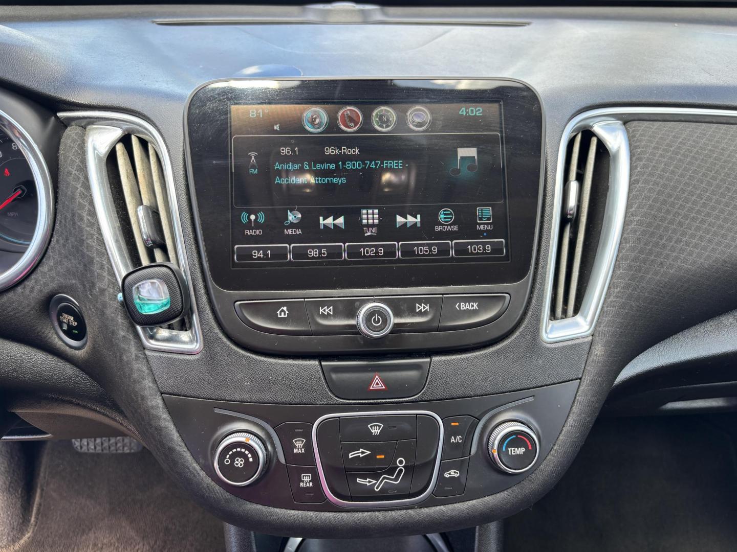 2018 WHITE CHEVROLET MALIBU LT (1G1ZD5ST7JF) with an 1.5L engine, Automatic transmission, located at 11170 Summerlin Square Dr., Fort Myers Beach, FL, 33931, (239) 999-7777, 26.493546, -81.941628 - Photo#18