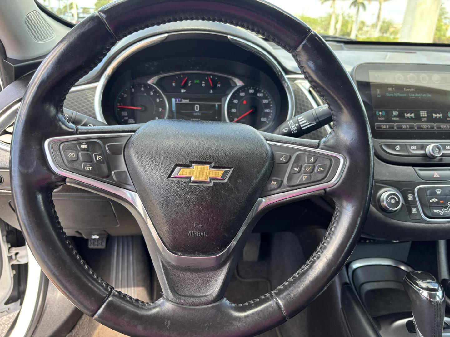 2018 WHITE CHEVROLET MALIBU LT (1G1ZD5ST7JF) with an 1.5L engine, Automatic transmission, located at 11170 Summerlin Square Dr., Fort Myers Beach, FL, 33931, (239) 999-7777, 26.493546, -81.941628 - Photo#21