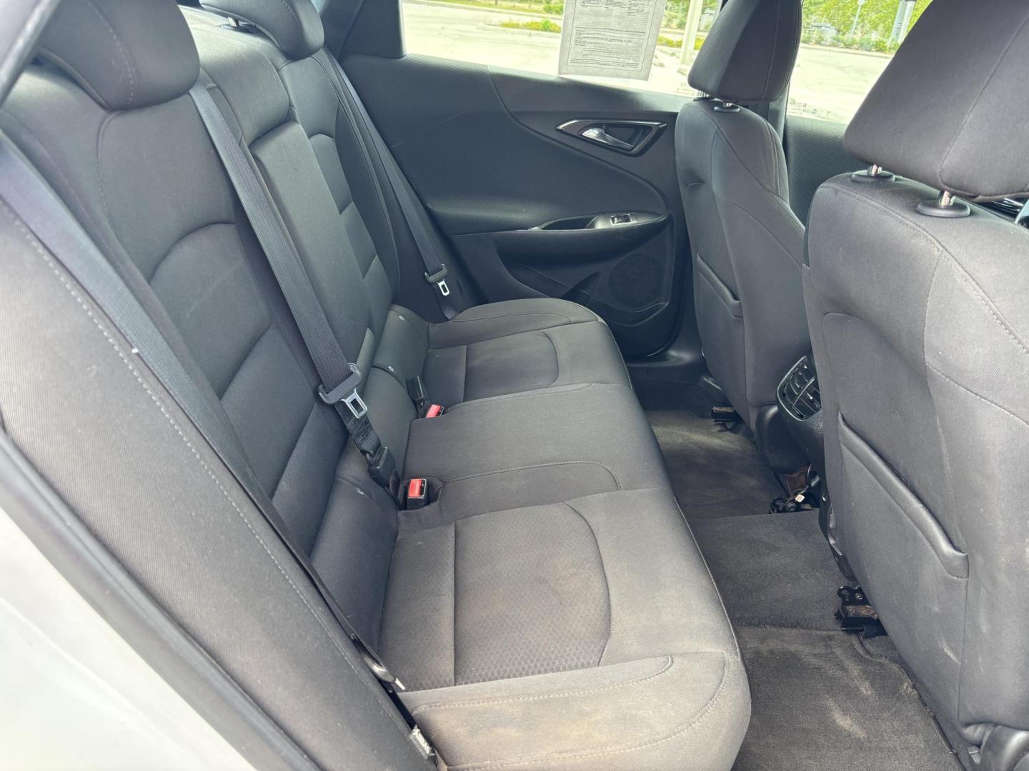 2018 WHITE CHEVROLET MALIBU LT (1G1ZD5ST7JF) with an 1.5L engine, Automatic transmission, located at 11170 Summerlin Square Dr., Fort Myers Beach, FL, 33931, (239) 999-7777, 26.493546, -81.941628 - Photo#17
