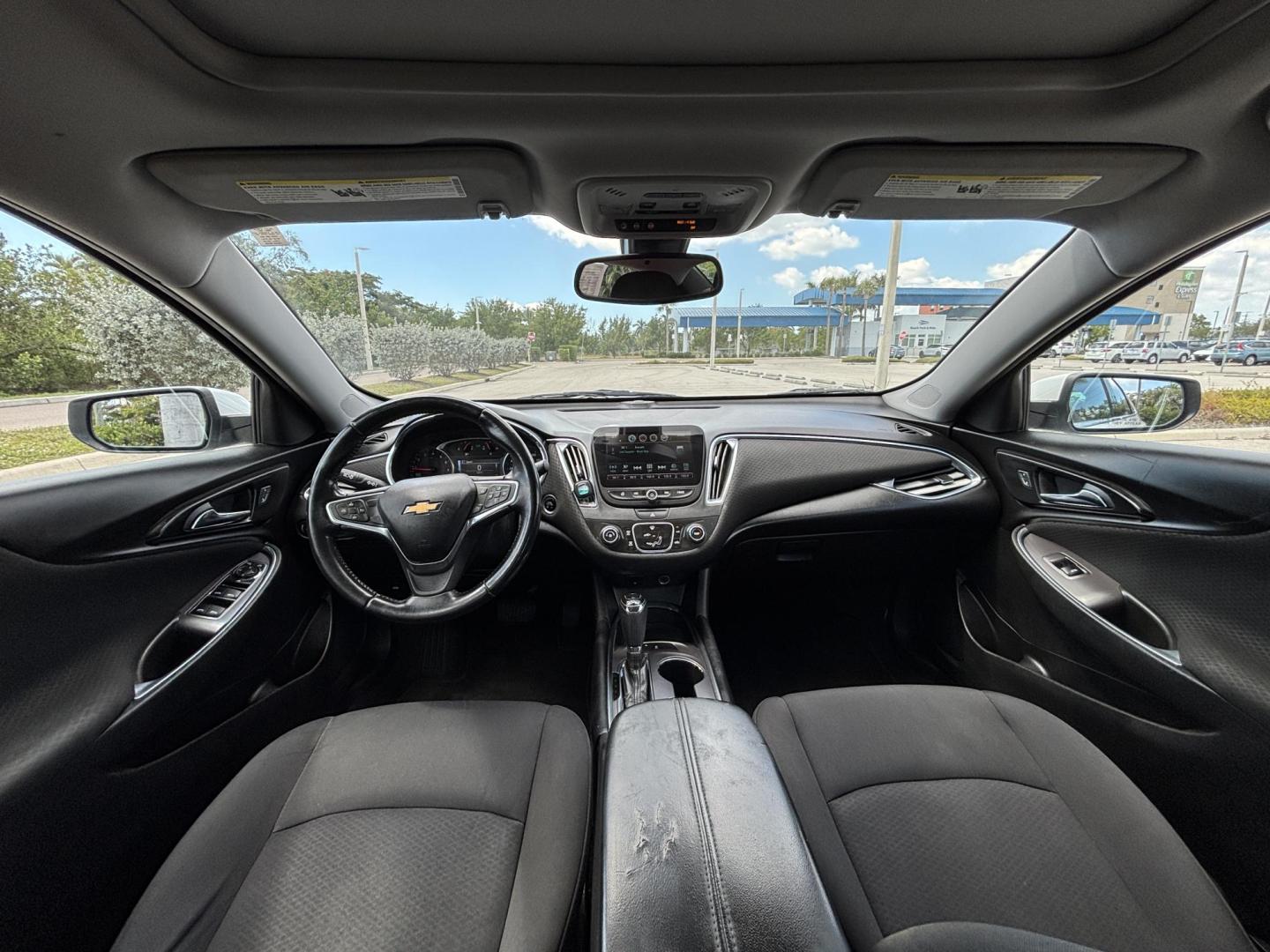 2018 WHITE CHEVROLET MALIBU LT (1G1ZD5ST7JF) with an 1.5L engine, Automatic transmission, located at 11170 Summerlin Square Dr., Fort Myers Beach, FL, 33931, (239) 999-7777, 26.493546, -81.941628 - Photo#9