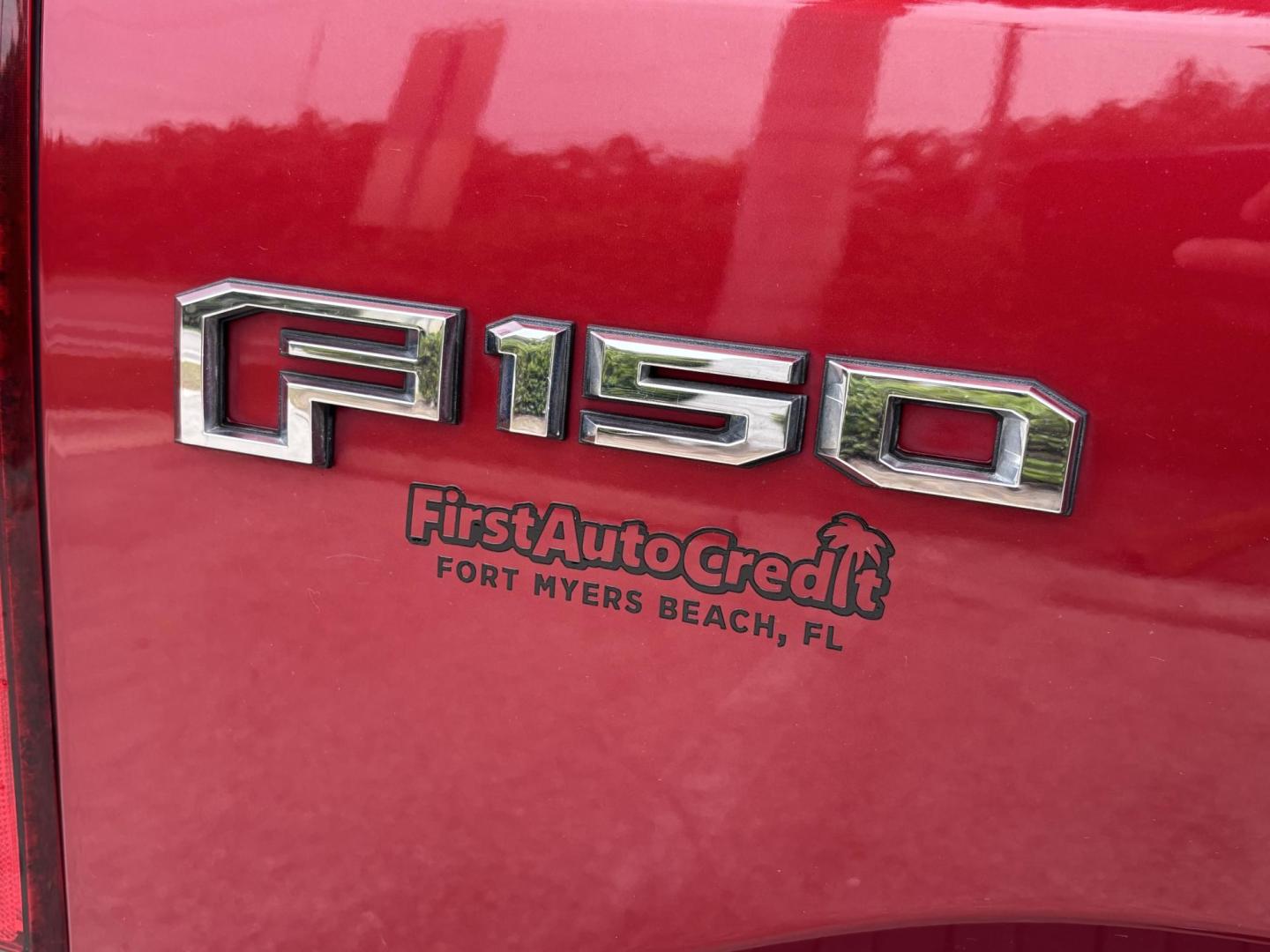 2015 RED /BLACK FORD F150 SUPERCREW (1FTEW1EG5FF) with an 3.5L engine, Automatic transmission, located at 11170 Summerlin Square Dr., Fort Myers Beach, FL, 33931, (239) 999-7777, 26.493546, -81.941628 - We have financing available and we accept trades! Fill out a credit application on our website or come by today! If you have any questions, give us a call at (239) 999 - 7777 or visit our website at firstautocredit.com. 11170 Summerlin Square Dr, Fort Myers Beach, FL 33931 4x4 Tow Package - Photo#49