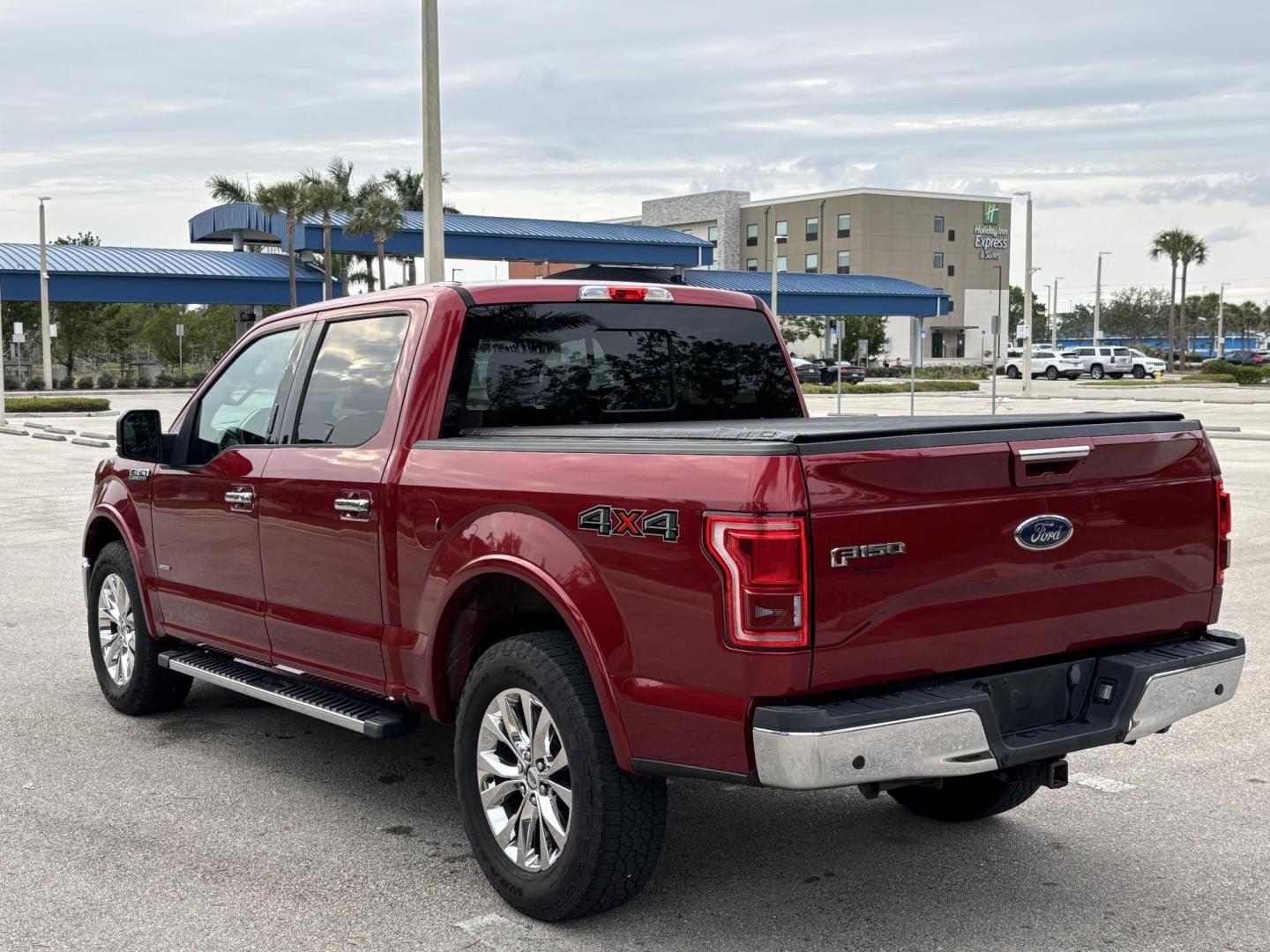 2015 RED /BLACK FORD F150 SUPERCREW (1FTEW1EG5FF) with an 3.5L engine, Automatic transmission, located at 11170 Summerlin Square Dr., Fort Myers Beach, FL, 33931, (239) 999-7777, 26.493546, -81.941628 - We have financing available and we accept trades! Fill out a credit application on our website or come by today! If you have any questions, give us a call at (239) 999 - 7777 or visit our website at firstautocredit.com. 11170 Summerlin Square Dr, Fort Myers Beach, FL 33931 4x4 Tow Package - Photo#6
