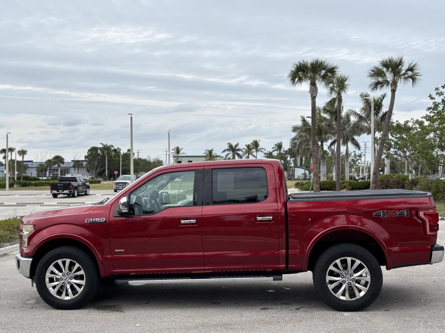 2015 RED /BLACK FORD F150 SUPERCREW (1FTEW1EG5FF) with an 3.5L engine, Automatic transmission, located at 11170 Summerlin Square Dr., Fort Myers Beach, FL, 33931, (239) 999-7777, 26.493546, -81.941628 - We have financing available and we accept trades! Fill out a credit application on our website or come by today! If you have any questions, give us a call at (239) 999 - 7777 or visit our website at firstautocredit.com. 11170 Summerlin Square Dr, Fort Myers Beach, FL 33931 4x4 Tow Package - Photo#7