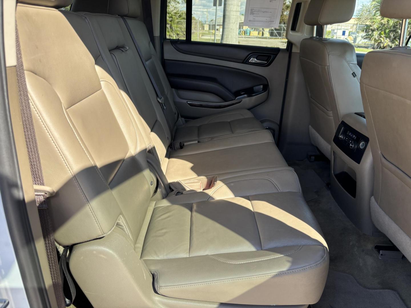 2018 WHTE /BEIGE CHEVROLET SUBURBAN 1500 LT (1GNSCHKC4JR) with an 5.3L engine, Automatic transmission, located at 11170 Summerlin Square Dr., Fort Myers Beach, FL, 33931, (239) 999-7777, 26.493546, -81.941628 - We have financing available and we accept trades! Fill out a credit application on our website or come by today! If you have any questions, give us a call at (239) 999 - 7777 or visit our website at firstautocredit.com. 11170 Summerlin Square Dr, Fort Myers Beach, FL 33931 - Photo#16
