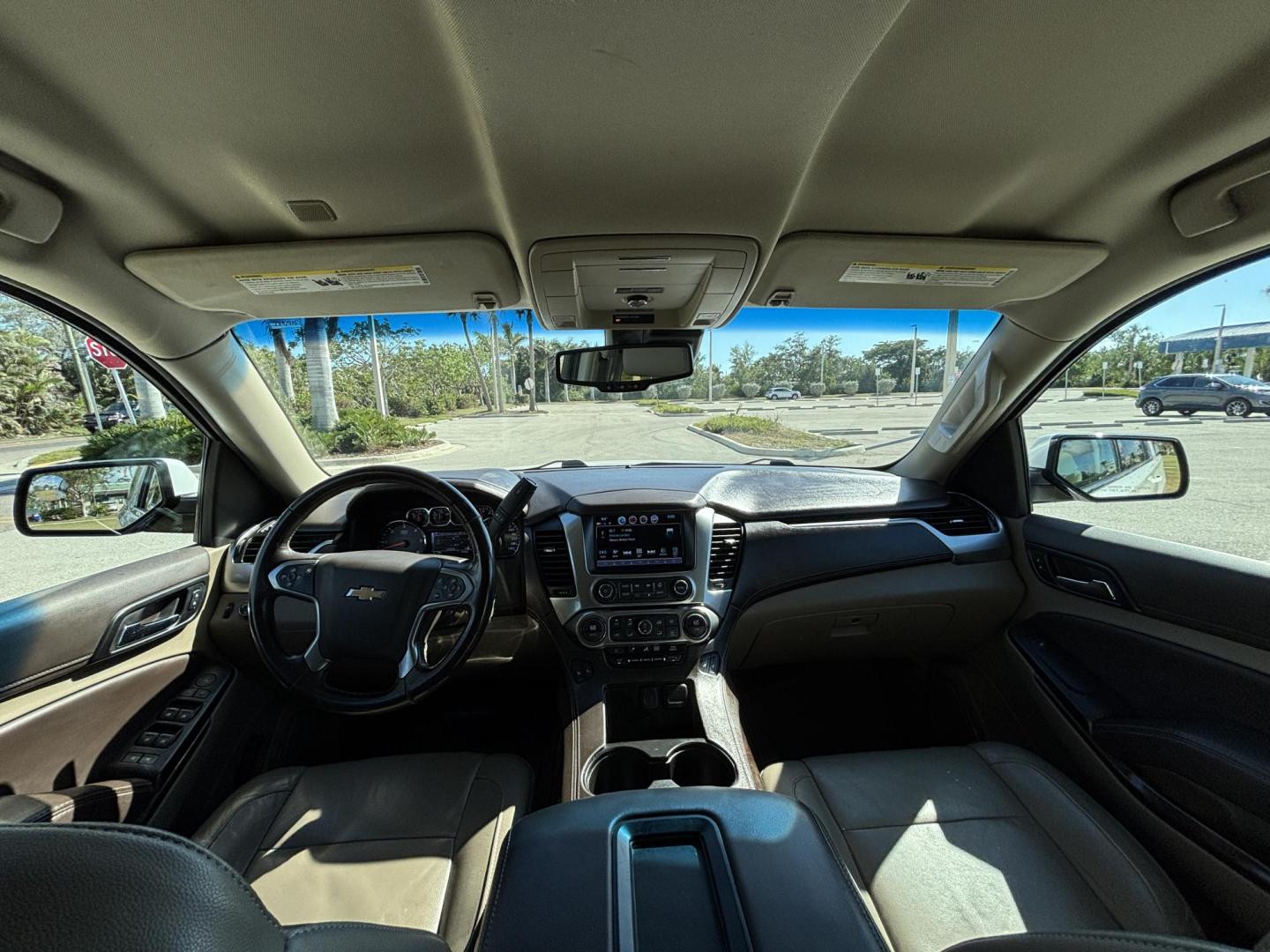 2018 WHTE /BEIGE CHEVROLET SUBURBAN 1500 LT (1GNSCHKC4JR) with an 5.3L engine, Automatic transmission, located at 11170 Summerlin Square Dr., Fort Myers Beach, FL, 33931, (239) 999-7777, 26.493546, -81.941628 - We have financing available and we accept trades! Fill out a credit application on our website or come by today! If you have any questions, give us a call at (239) 999 - 7777 or visit our website at firstautocredit.com. 11170 Summerlin Square Dr, Fort Myers Beach, FL 33931 - Photo#11