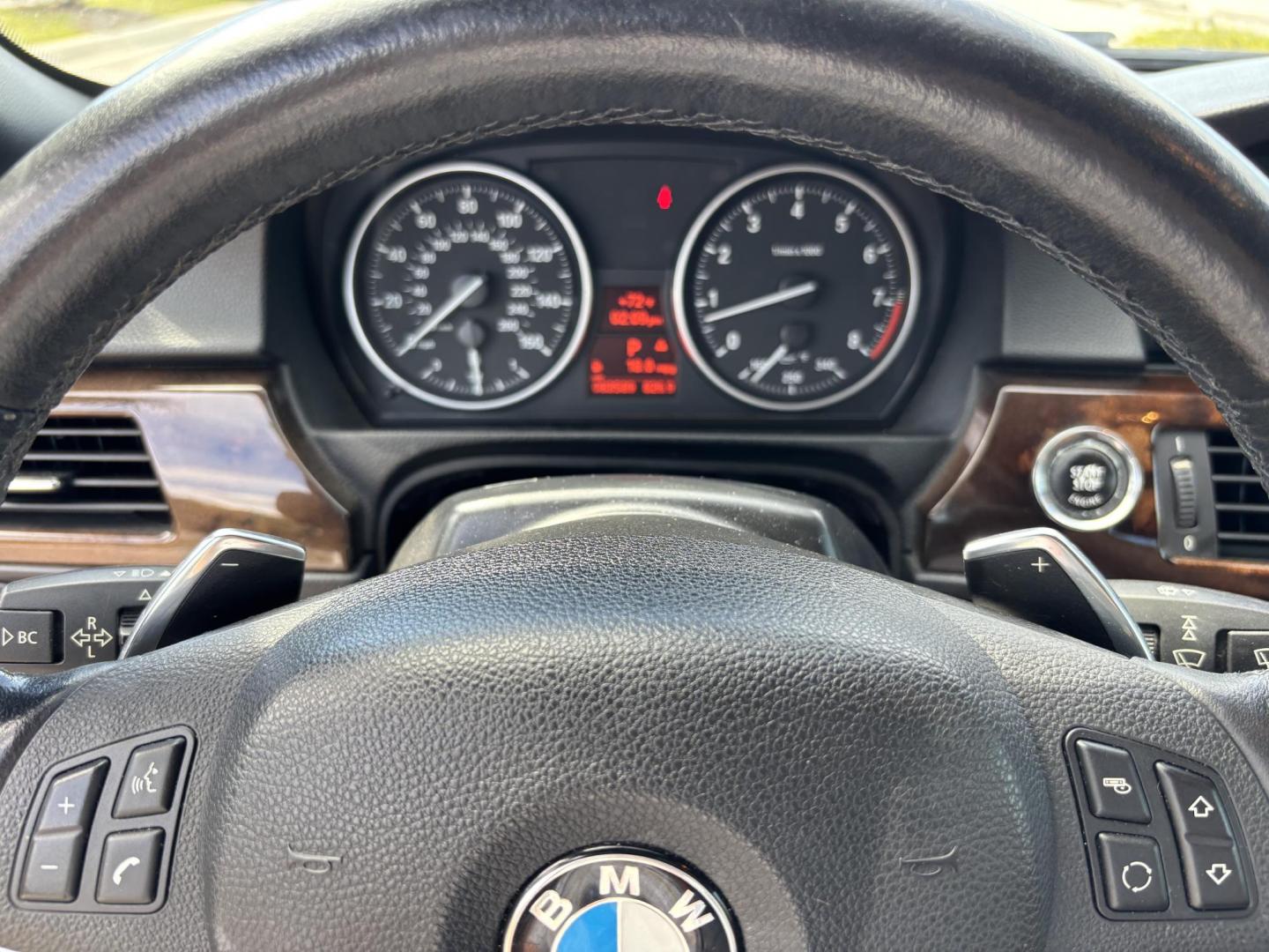 2011 WHITE /BEIGE BMW 328i Convertible Hardtop I SULEV (WBADW7C54BE) with an 3.0L engine, Automatic transmission, located at 11170 Summerlin Square Dr., Fort Myers Beach, FL, 33931, (239) 999-7777, 26.493546, -81.941628 - We have financing available and we accept trades! Fill out a credit application on our website or come by today! If you have any questions, give us a call at (239) 999 - 7777 or visit our website at firstautocredit.com. 11170 Summerlin Square Dr, Fort Myers Beach, FL 33931 - Photo#26