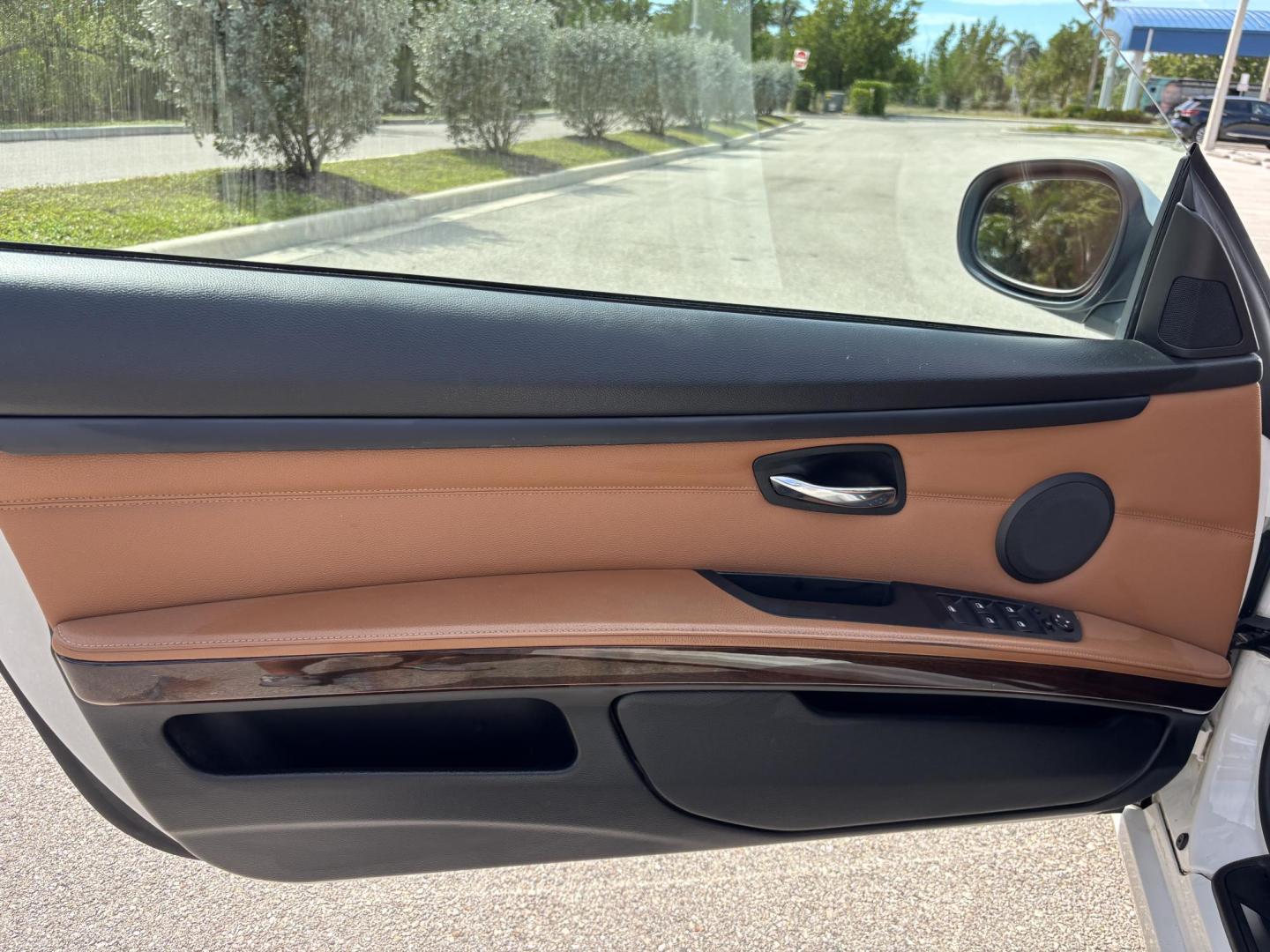 2011 WHITE /BEIGE BMW 328i Convertible Hardtop I SULEV (WBADW7C54BE) with an 3.0L engine, Automatic transmission, located at 11170 Summerlin Square Dr., Fort Myers Beach, FL, 33931, (239) 999-7777, 26.493546, -81.941628 - We have financing available and we accept trades! Fill out a credit application on our website or come by today! If you have any questions, give us a call at (239) 999 - 7777 or visit our website at firstautocredit.com. 11170 Summerlin Square Dr, Fort Myers Beach, FL 33931 - Photo#36