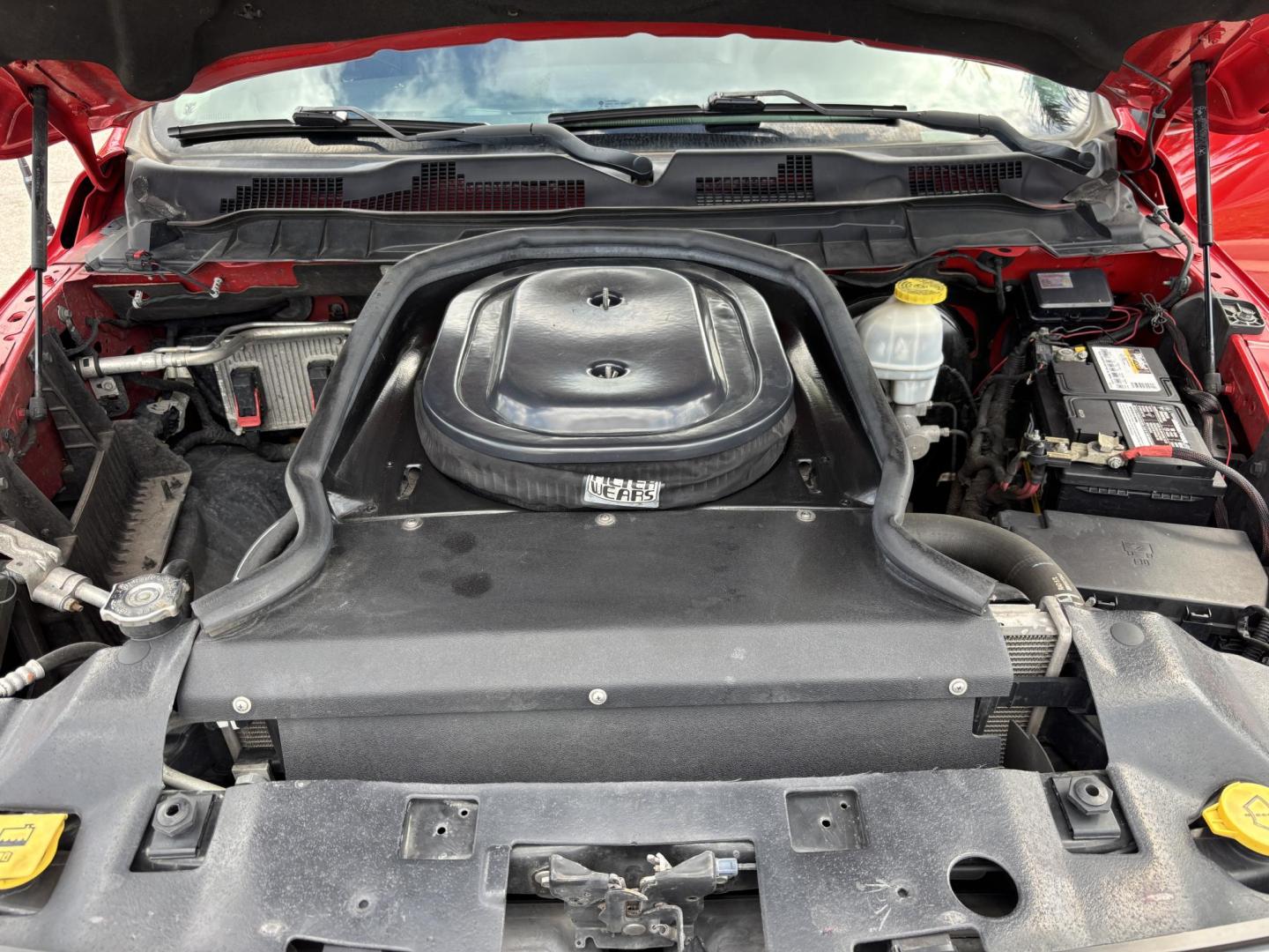 2018 RED /BLACK RAM 1500 SPORT (1C6RR7MT6JS) with an 5.7L engine, Automatic transmission, located at 11170 Summerlin Square Dr., Fort Myers Beach, FL, 33931, (239) 999-7777, 26.493546, -81.941628 - We have financing available and we accept trades! Fill out a credit application on our website or come by today! If you have any questions, give us a call at (239) 999 - 7777 or visit our website at firstautocredit.com. 11170 Summerlin Square Dr, Fort Myers Beach, FL 33931 Carfax 1 Owner N - Photo#8