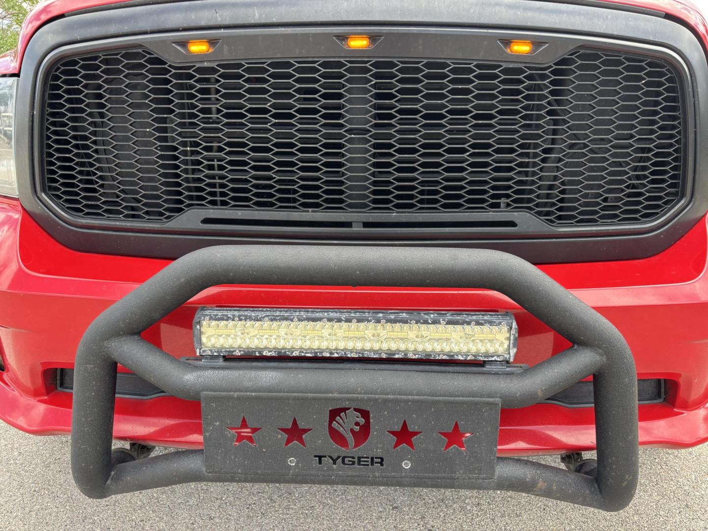 2018 RED /BLACK RAM 1500 SPORT (1C6RR7MT6JS) with an 5.7L engine, Automatic transmission, located at 11170 Summerlin Square Dr., Fort Myers Beach, FL, 33931, (239) 999-7777, 26.493546, -81.941628 - We have financing available and we accept trades! Fill out a credit application on our website or come by today! If you have any questions, give us a call at (239) 999 - 7777 or visit our website at firstautocredit.com. 11170 Summerlin Square Dr, Fort Myers Beach, FL 33931 Carfax 1 Owner N - Photo#36