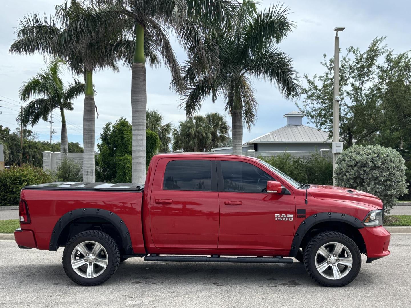 2018 RED /BLACK RAM 1500 SPORT (1C6RR7MT6JS) with an 5.7L engine, Automatic transmission, located at 11170 Summerlin Square Dr., Fort Myers Beach, FL, 33931, (239) 999-7777, 26.493546, -81.941628 - We have financing available and we accept trades! Fill out a credit application on our website or come by today! If you have any questions, give us a call at (239) 999 - 7777 or visit our website at firstautocredit.com. 11170 Summerlin Square Dr, Fort Myers Beach, FL 33931 Carfax 1 Owner N - Photo#10