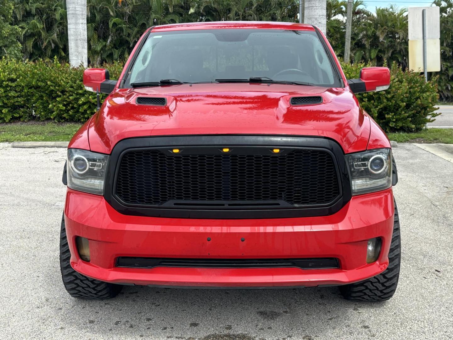 2018 RED /BLACK RAM 1500 SPORT (1C6RR7MT6JS) with an 5.7L engine, Automatic transmission, located at 11170 Summerlin Square Dr., Fort Myers Beach, FL, 33931, (239) 999-7777, 26.493546, -81.941628 - We have financing available and we accept trades! Fill out a credit application on our website or come by today! If you have any questions, give us a call at (239) 999 - 7777 or visit our website at firstautocredit.com. 11170 Summerlin Square Dr, Fort Myers Beach, FL 33931 Carfax 1 Owner N - Photo#8