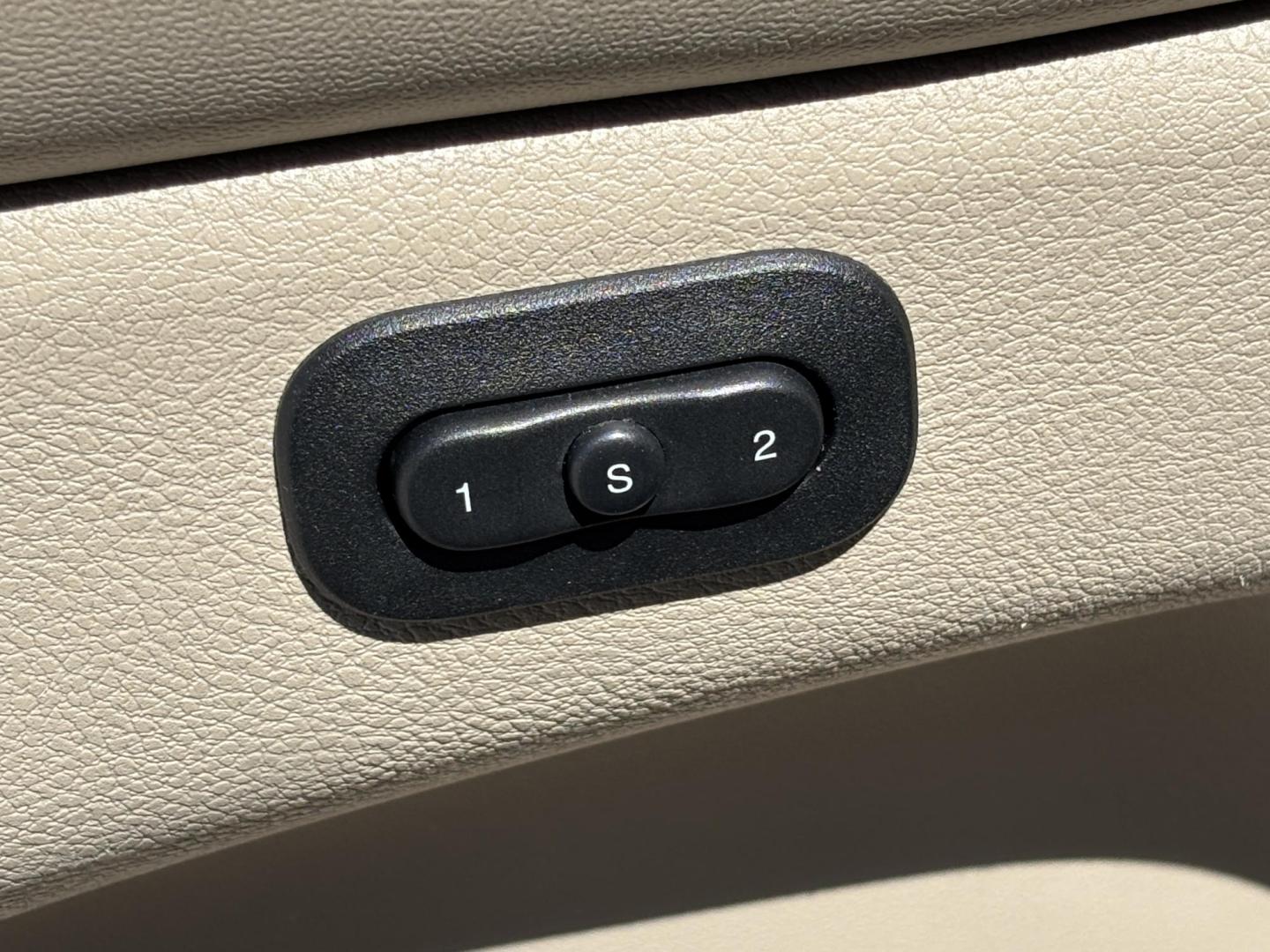 2017 GRAY /Tan Leather DODGE DURANGO GT (1C4RDHDG9HC) with an 3.6L engine, Automatic transmission, located at 11170 Summerlin Square Dr., Fort Myers Beach, FL, 33931, (239) 999-7777, 26.493546, -81.941628 - We have financing available and we accept trades! Fill out a credit application on our website or come by today! If you have any questions, give us a call at (239) 999 - 7777 or visit our website at firstautocredit.com. 11170 Summerlin Square Dr, Fort Myers Beach, FL 33931 2 Owner No Damag - Photo#41