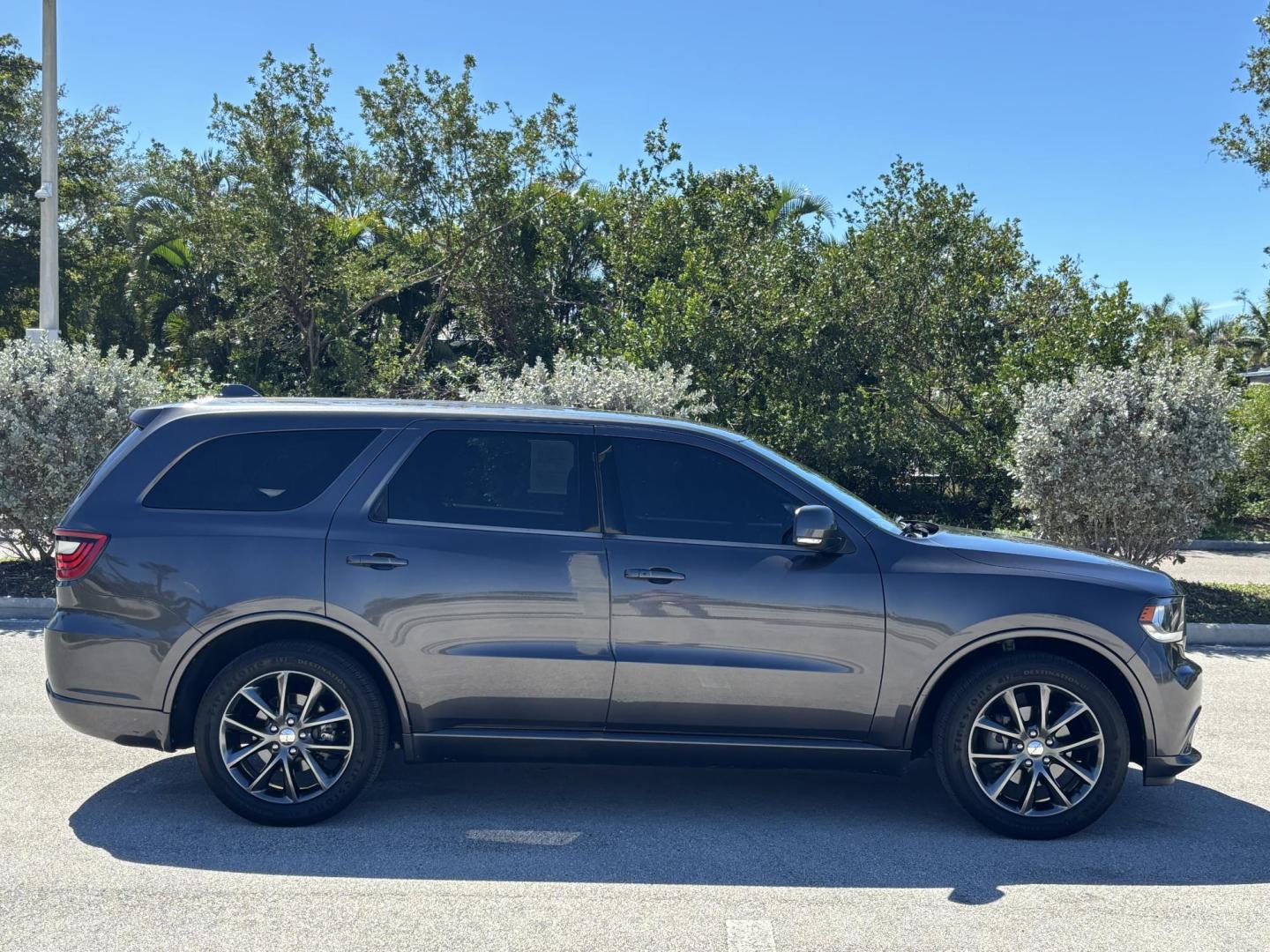 2017 GRAY /Tan Leather DODGE DURANGO GT (1C4RDHDG9HC) with an 3.6L engine, Automatic transmission, located at 11170 Summerlin Square Dr., Fort Myers Beach, FL, 33931, (239) 999-7777, 26.493546, -81.941628 - We have financing available and we accept trades! Fill out a credit application on our website or come by today! If you have any questions, give us a call at (239) 999 - 7777 or visit our website at firstautocredit.com. 11170 Summerlin Square Dr, Fort Myers Beach, FL 33931 2 Owner No Damag - Photo#3