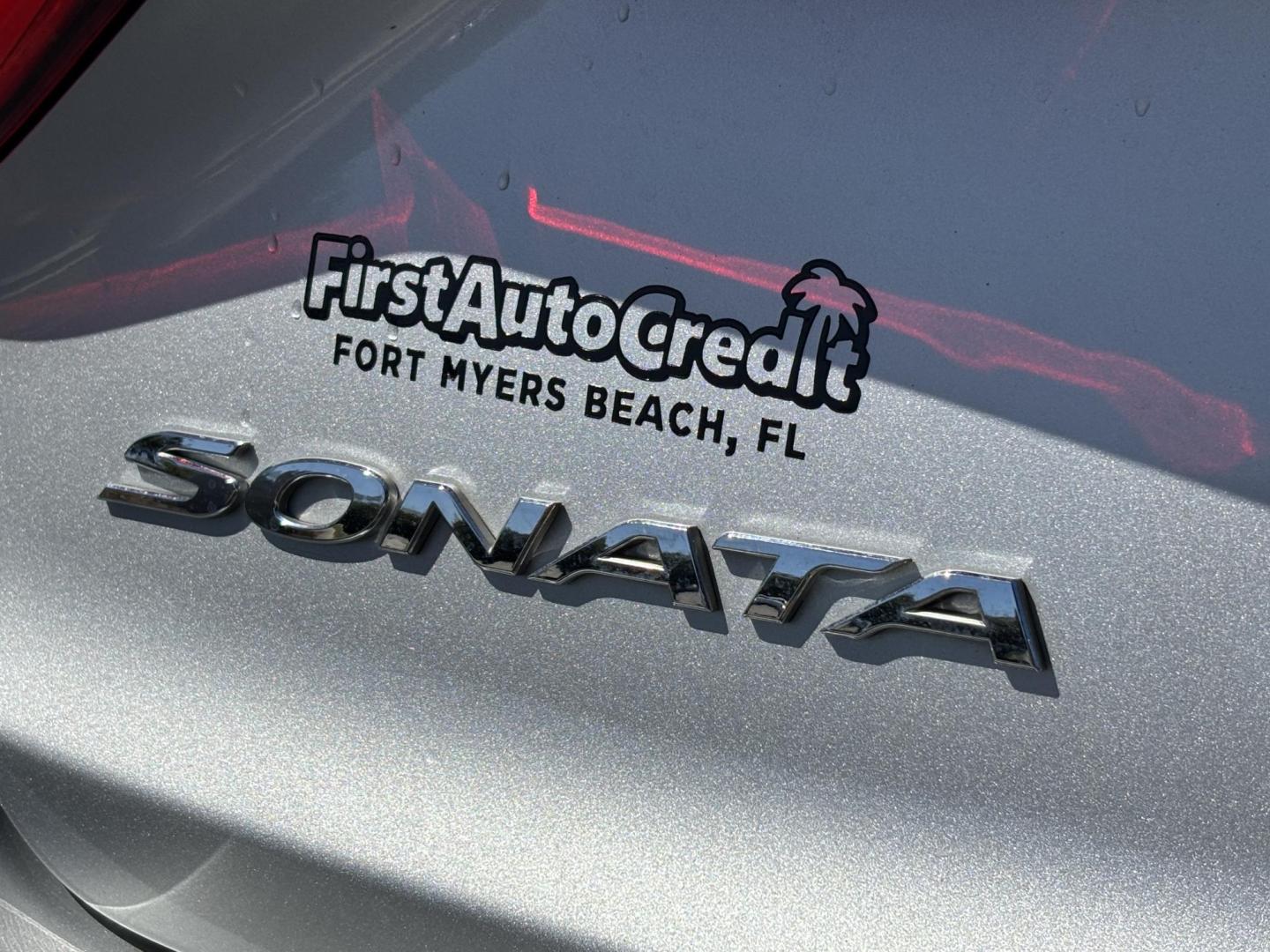 2016 SILVER HYUNDAI SONATA SPORT (5NPE34AF8GH) with an 2.4L engine, Automatic transmission, located at 11170 Summerlin Square Dr., Fort Myers Beach, FL, 33931, (239) 999-7777, 26.493546, -81.941628 - Photo#42