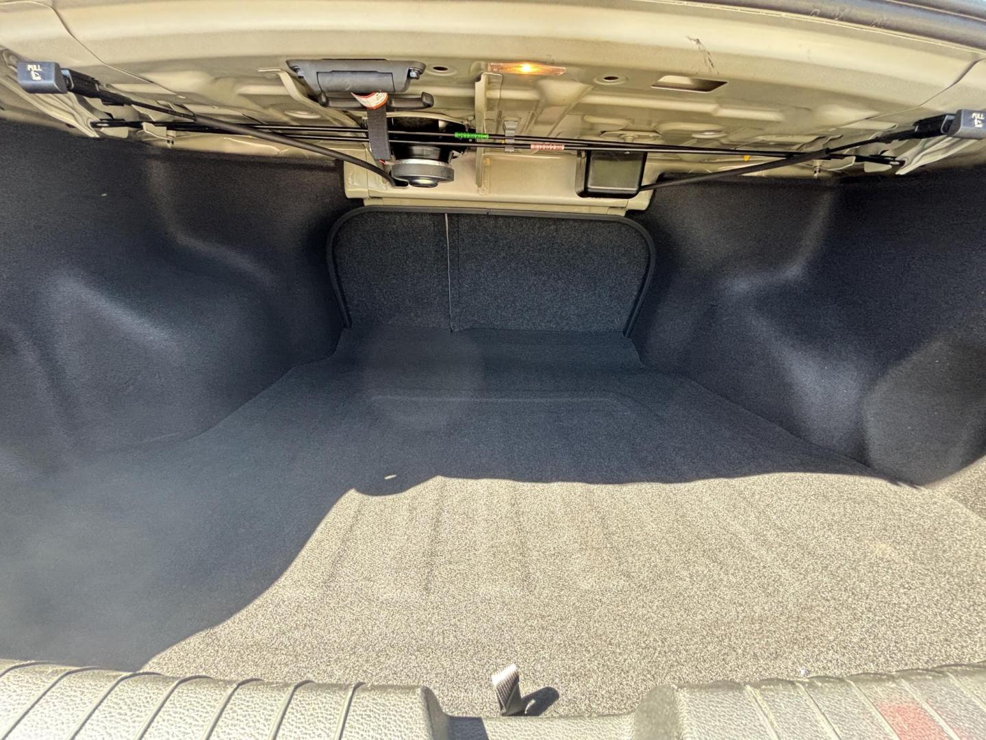 2016 SILVER HYUNDAI SONATA SPORT (5NPE34AF8GH) with an 2.4L engine, Automatic transmission, located at 11170 Summerlin Square Dr., Fort Myers Beach, FL, 33931, (239) 999-7777, 26.493546, -81.941628 - Photo#36