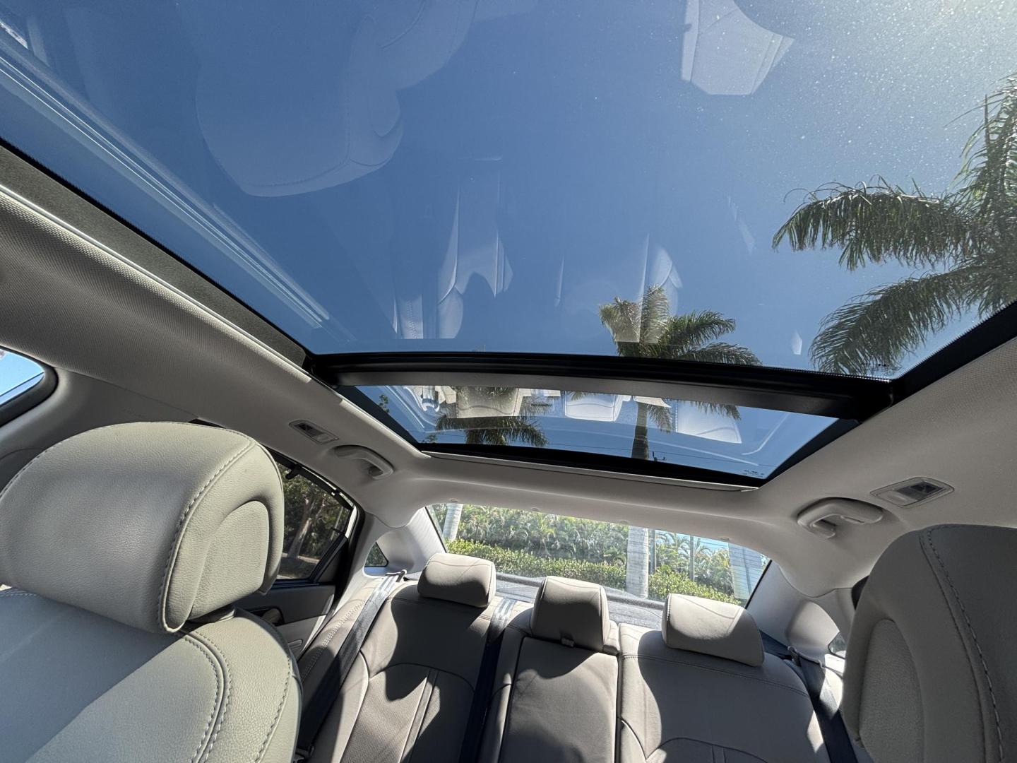 2016 SILVER HYUNDAI SONATA SPORT (5NPE34AF8GH) with an 2.4L engine, Automatic transmission, located at 11170 Summerlin Square Dr., Fort Myers Beach, FL, 33931, (239) 999-7777, 26.493546, -81.941628 - Photo#10