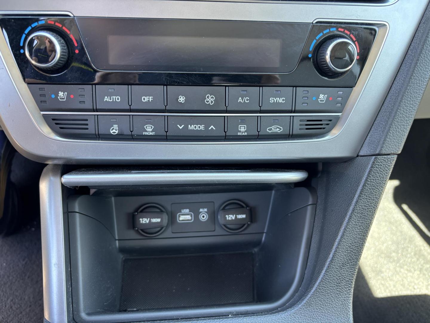 2016 SILVER HYUNDAI SONATA SPORT (5NPE34AF8GH) with an 2.4L engine, Automatic transmission, located at 11170 Summerlin Square Dr., Fort Myers Beach, FL, 33931, (239) 999-7777, 26.493546, -81.941628 - Photo#25
