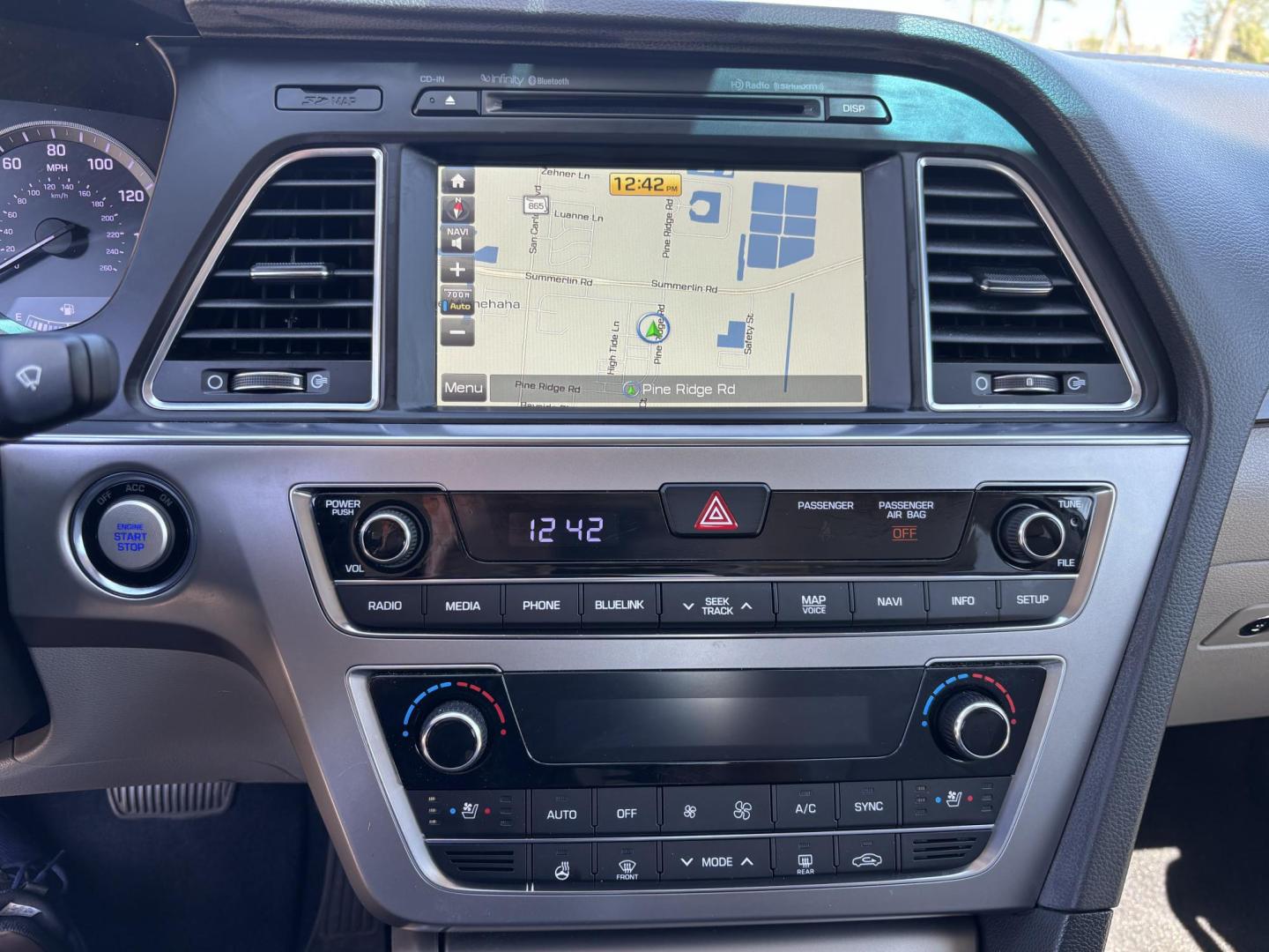 2016 SILVER HYUNDAI SONATA SPORT (5NPE34AF8GH) with an 2.4L engine, Automatic transmission, located at 11170 Summerlin Square Dr., Fort Myers Beach, FL, 33931, (239) 999-7777, 26.493546, -81.941628 - Photo#21