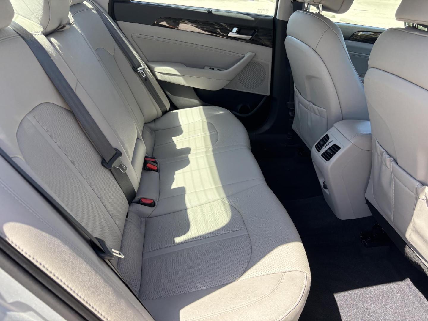 2016 SILVER HYUNDAI SONATA SPORT (5NPE34AF8GH) with an 2.4L engine, Automatic transmission, located at 11170 Summerlin Square Dr., Fort Myers Beach, FL, 33931, (239) 999-7777, 26.493546, -81.941628 - Photo#14