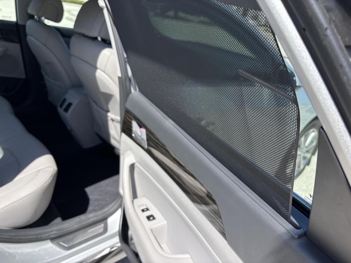 2016 SILVER HYUNDAI SONATA SPORT (5NPE34AF8GH) with an 2.4L engine, Automatic transmission, located at 11170 Summerlin Square Dr., Fort Myers Beach, FL, 33931, (239) 999-7777, 26.493546, -81.941628 - Photo#16
