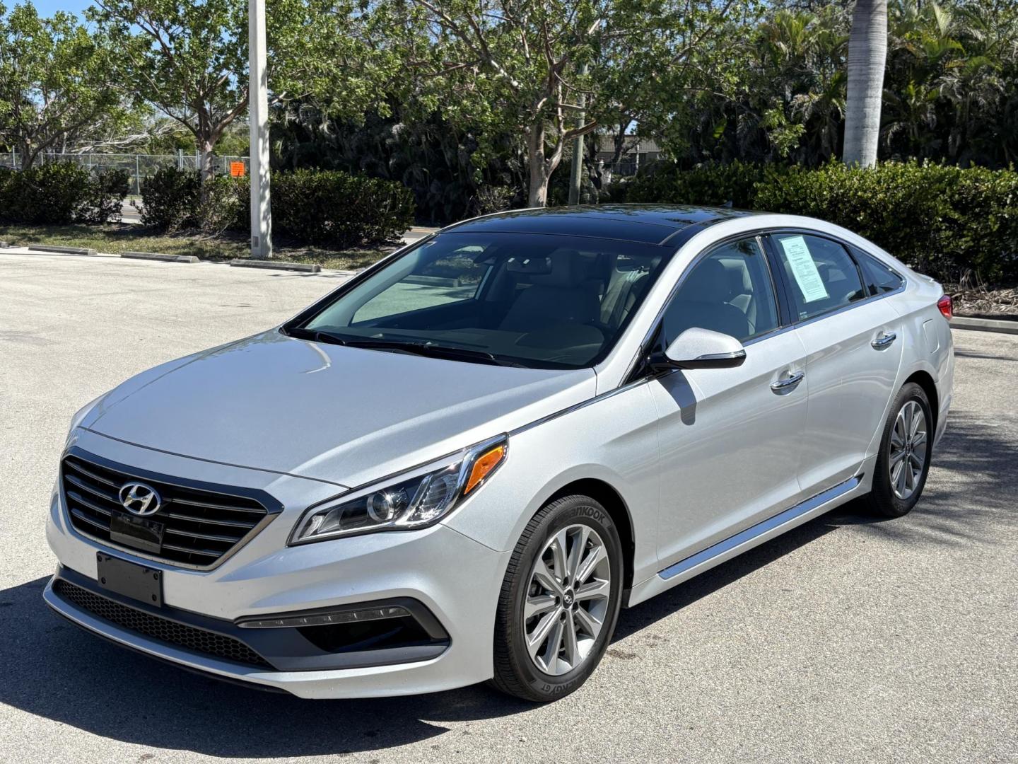 2016 SILVER HYUNDAI SONATA SPORT (5NPE34AF8GH) with an 2.4L engine, Automatic transmission, located at 11170 Summerlin Square Dr., Fort Myers Beach, FL, 33931, (239) 999-7777, 26.493546, -81.941628 - Photo#0