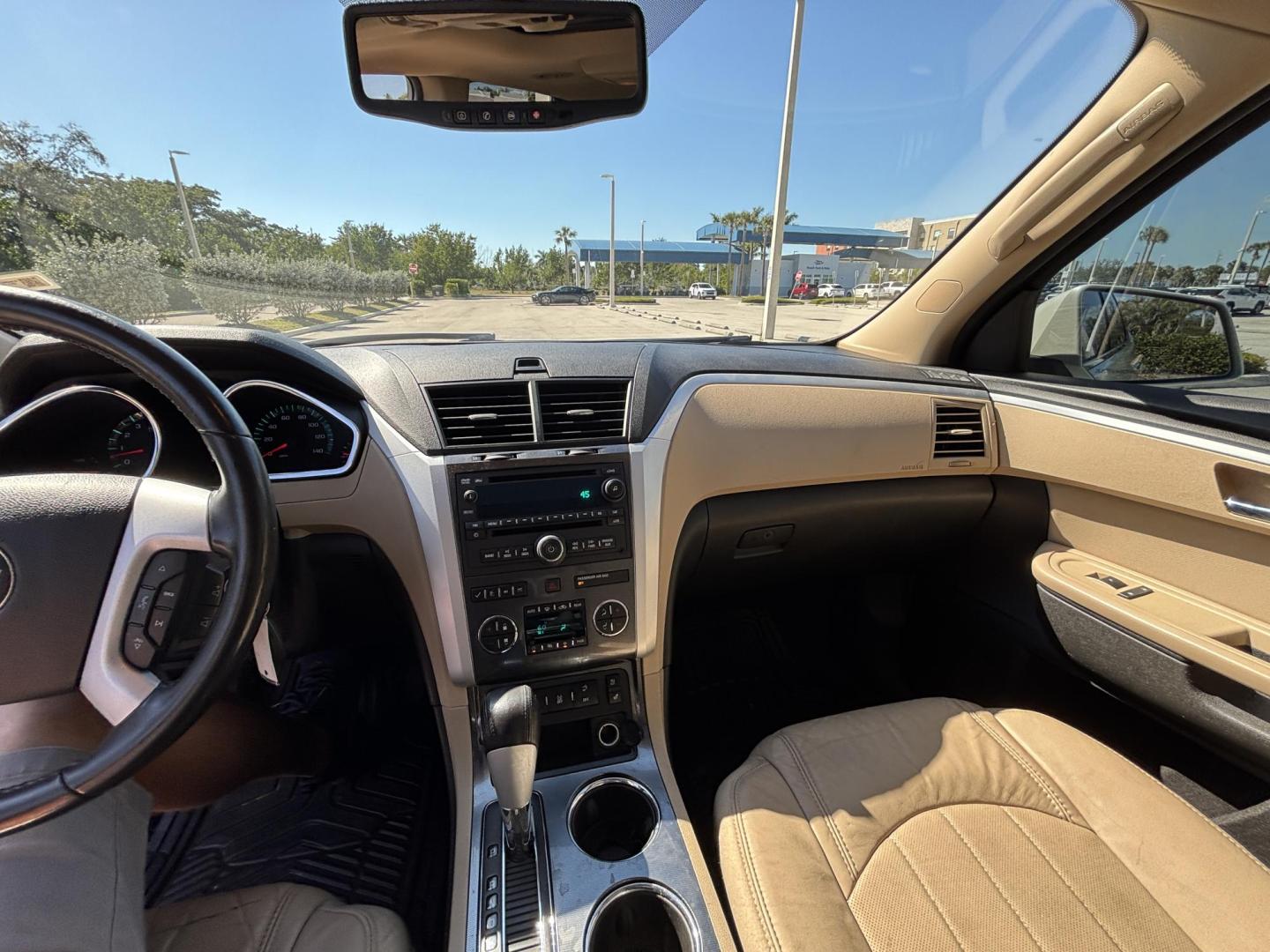 2012 WHITE /Tan Leather CHEVROLET TRAVERSE LTZ (1GNKVLED1CJ) with an 3.6L engine, Automatic transmission, located at 11170 Summerlin Square Dr., Fort Myers Beach, FL, 33931, (239) 999-7777, 26.493546, -81.941628 - Rear Entertainment Bucket Seats Mid Row 3rd Row - Photo#10
