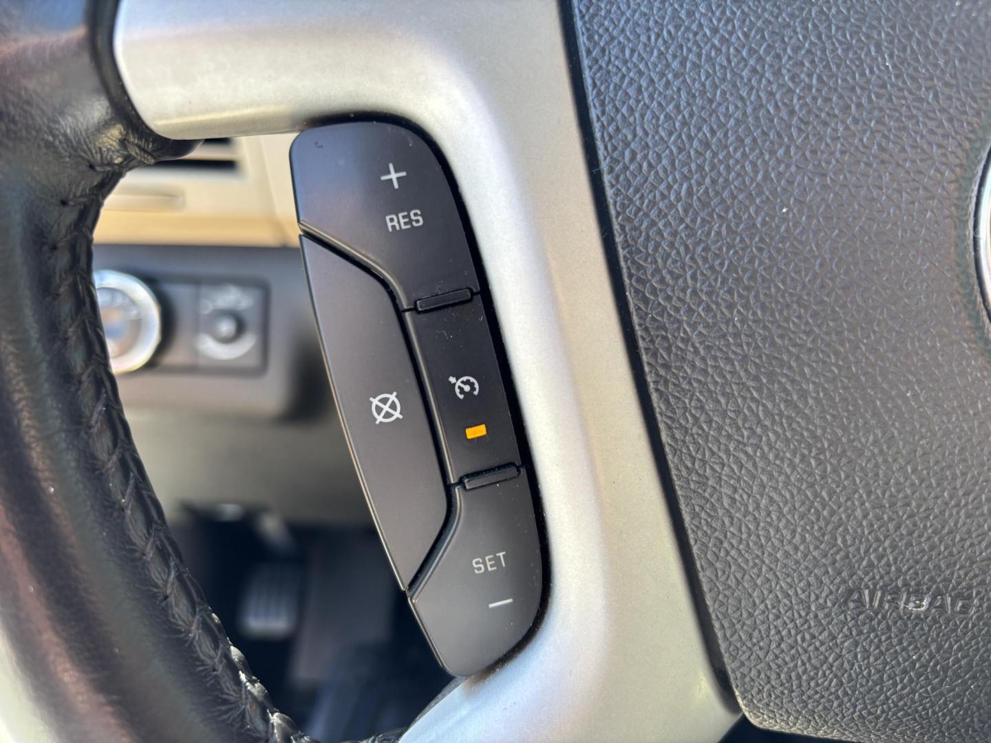 2012 WHITE /Tan Leather CHEVROLET TRAVERSE LTZ (1GNKVLED1CJ) with an 3.6L engine, Automatic transmission, located at 11170 Summerlin Square Dr., Fort Myers Beach, FL, 33931, (239) 999-7777, 26.493546, -81.941628 - Rear Entertainment Bucket Seats Mid Row 3rd Row - Photo#27